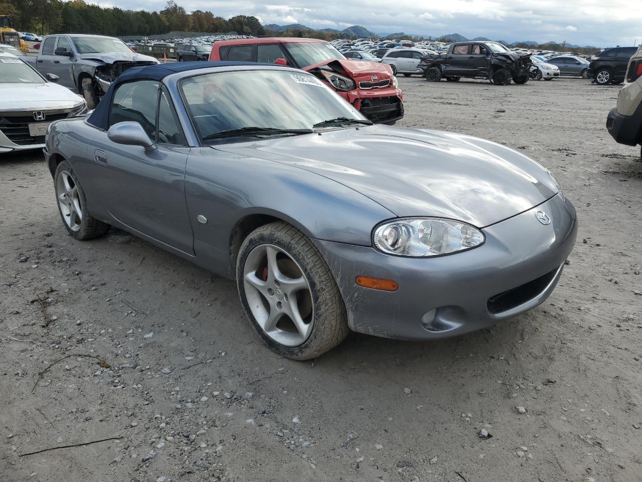 2003 MAZDA MX-5 Miata