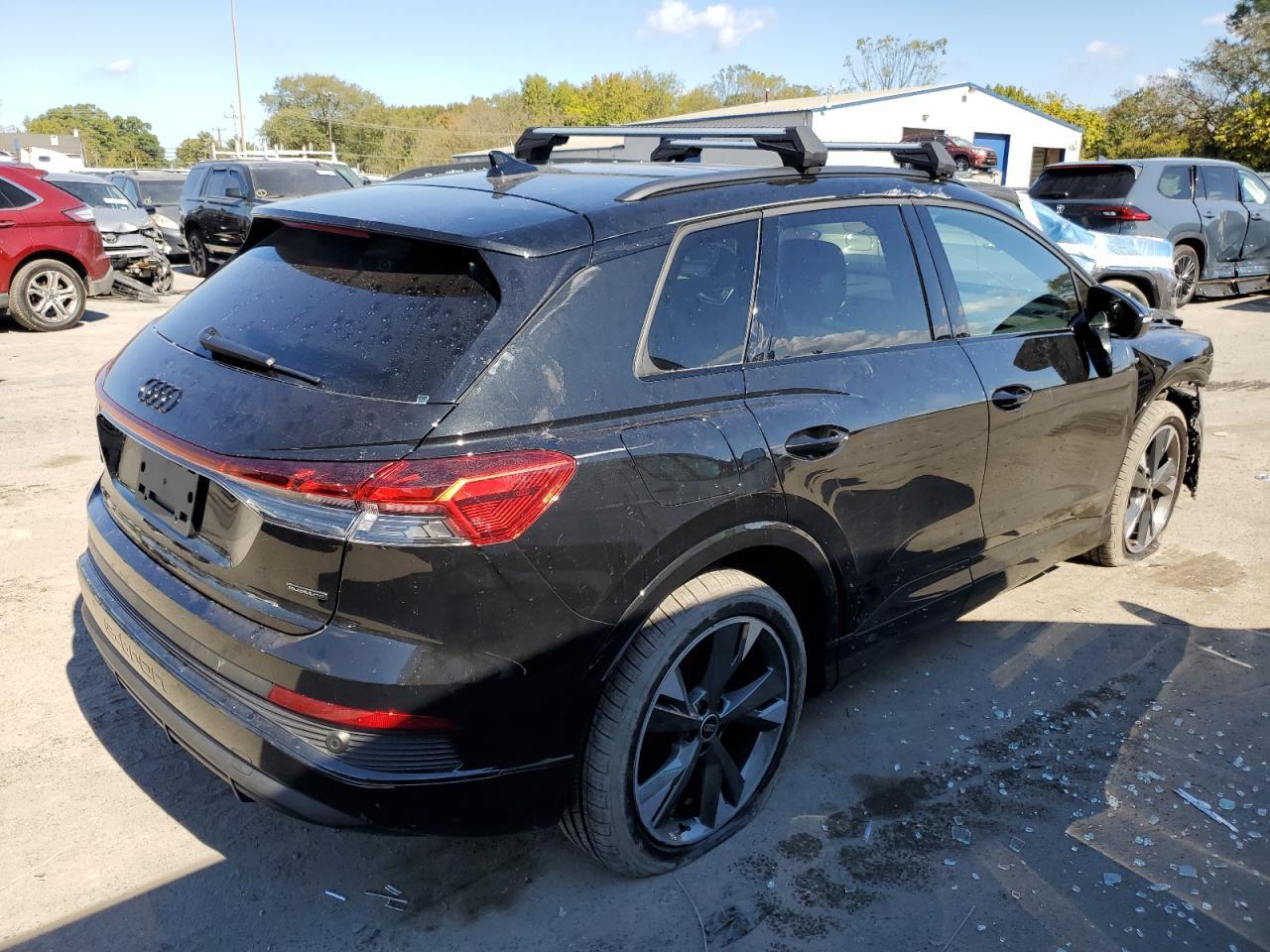 2025 AUDI Q4 e-tron