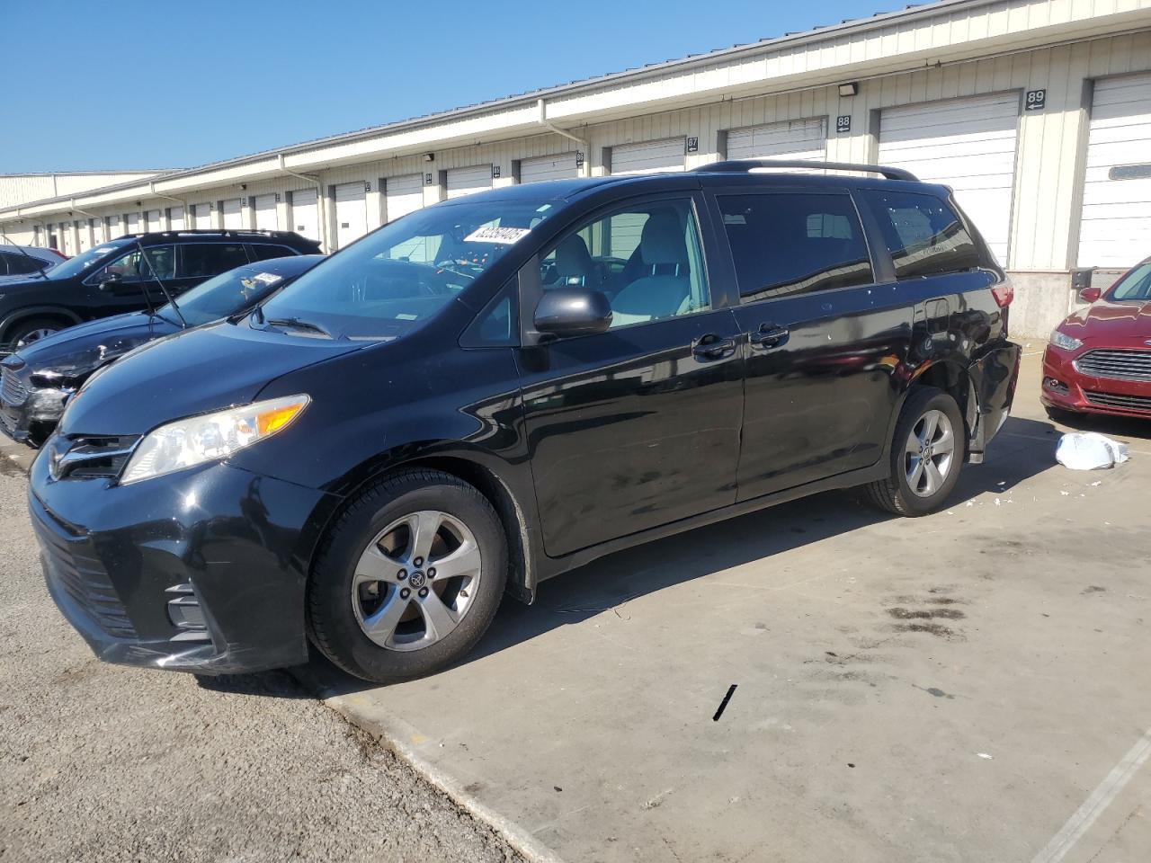 2018 TOYOTA SIENNA