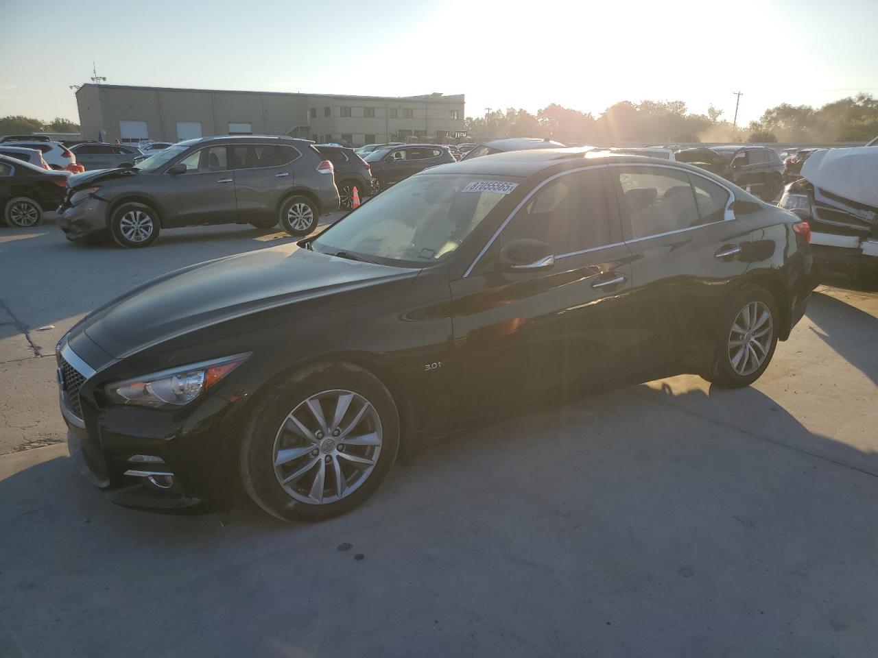 2016 INFINITI Q50