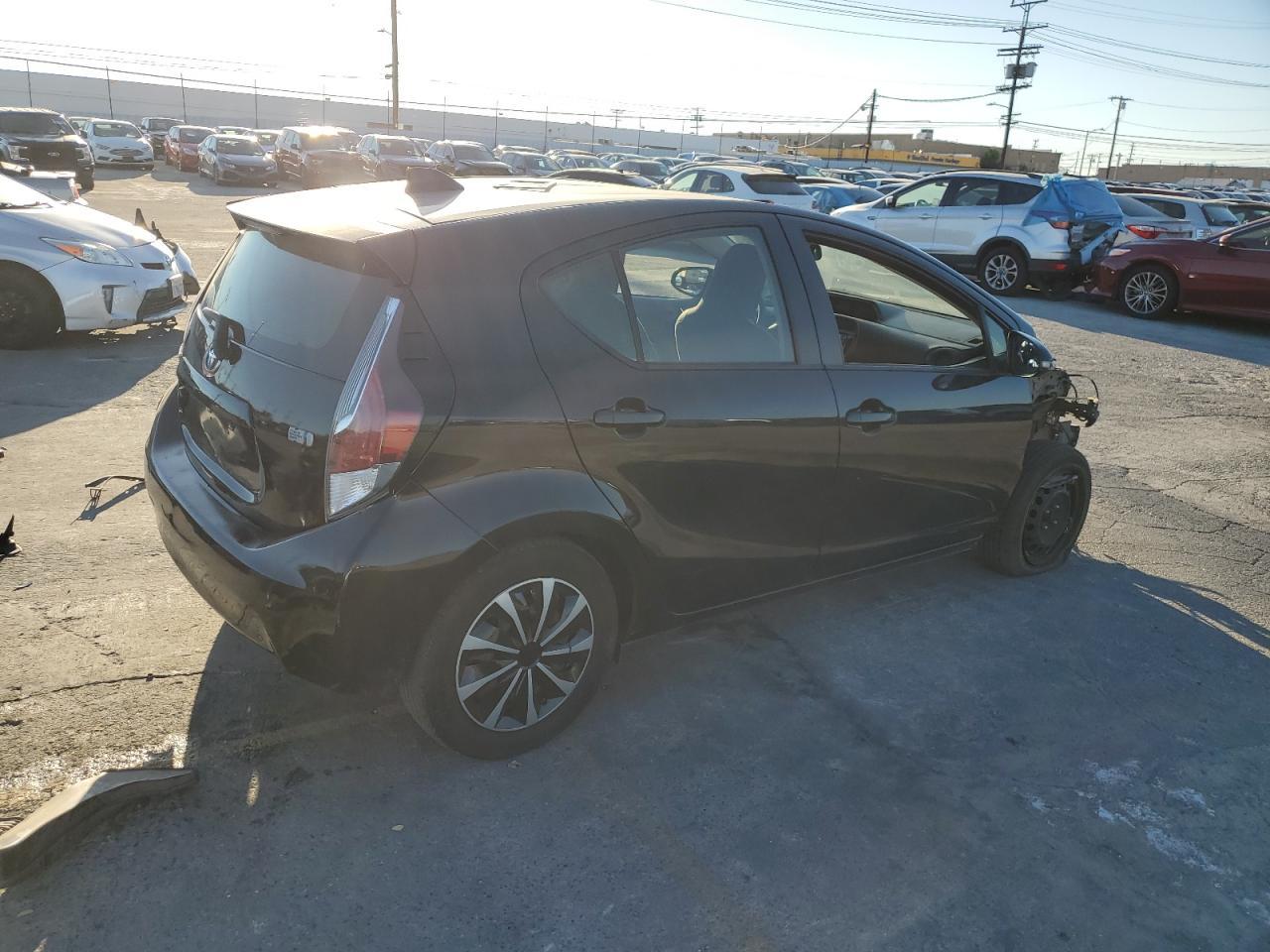 2016 TOYOTA Prius c