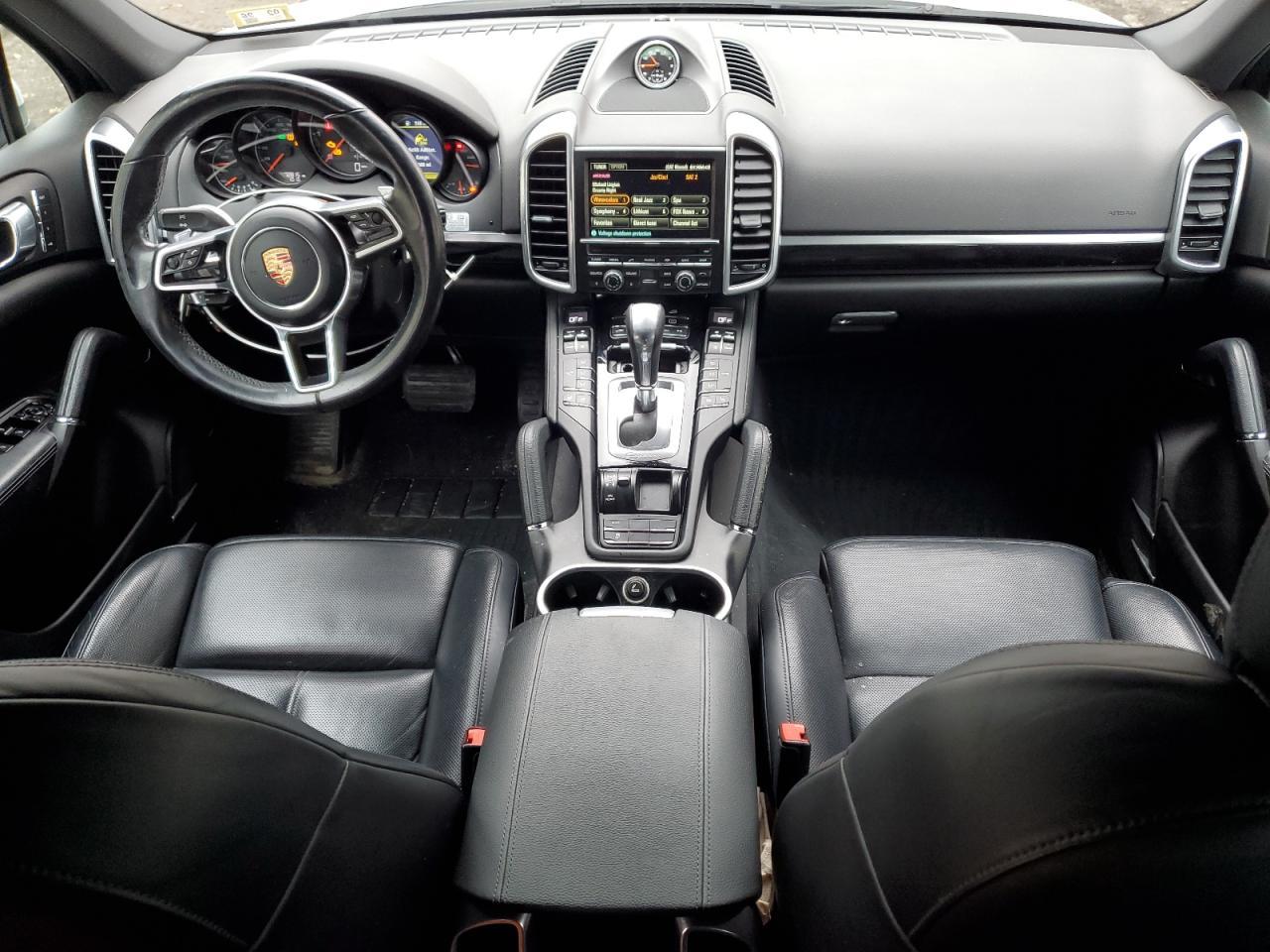 2015 PORSCHE CAYENNE