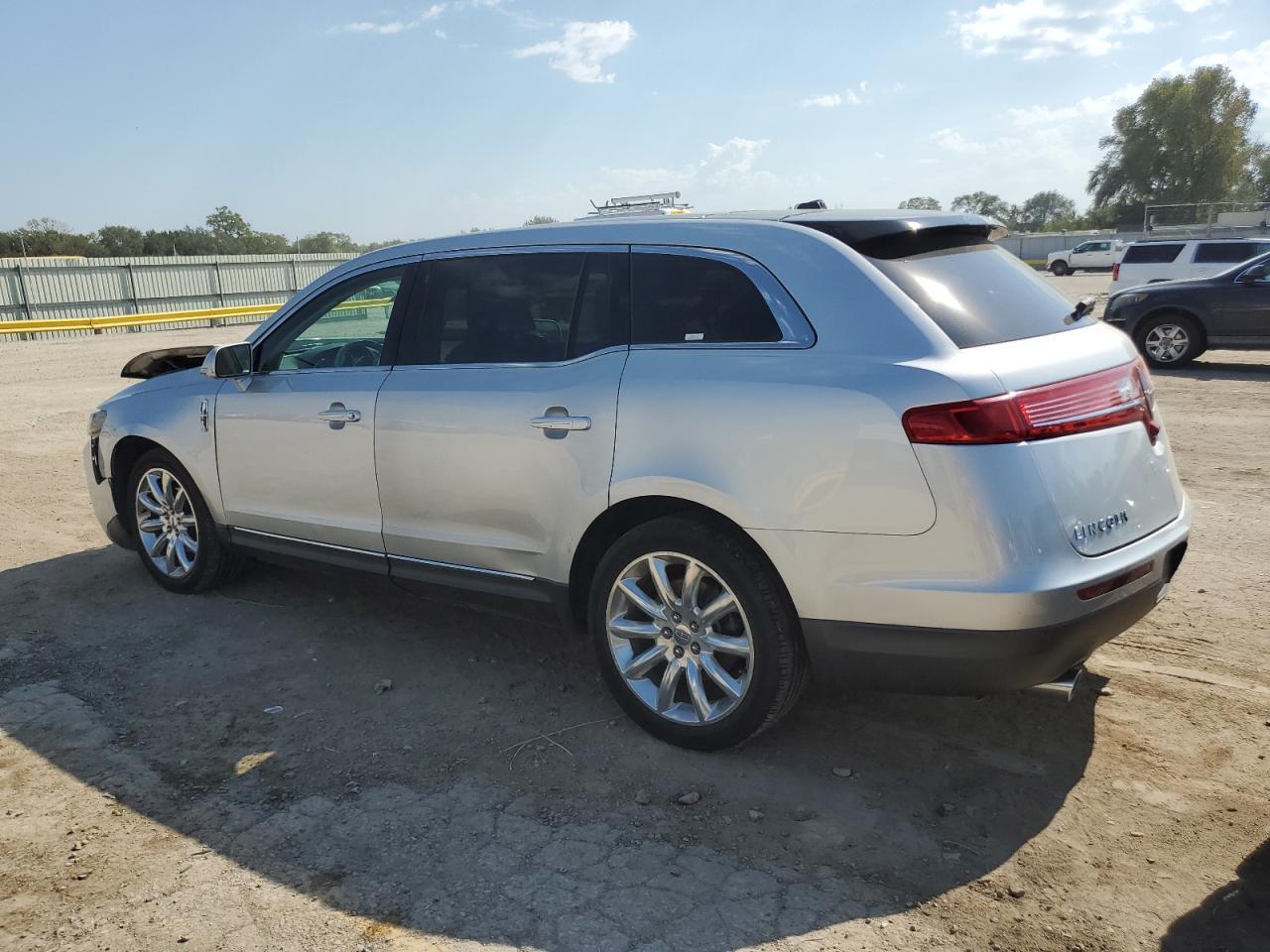 2010 LINCOLN MKT