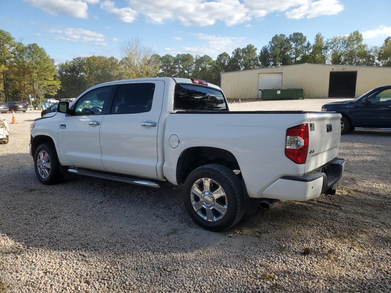 2017 TOYOTA TUNDRA