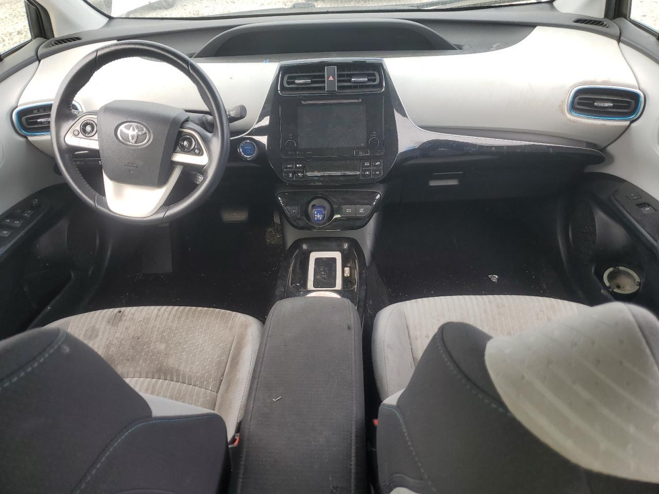 2016 TOYOTA PRIUS
