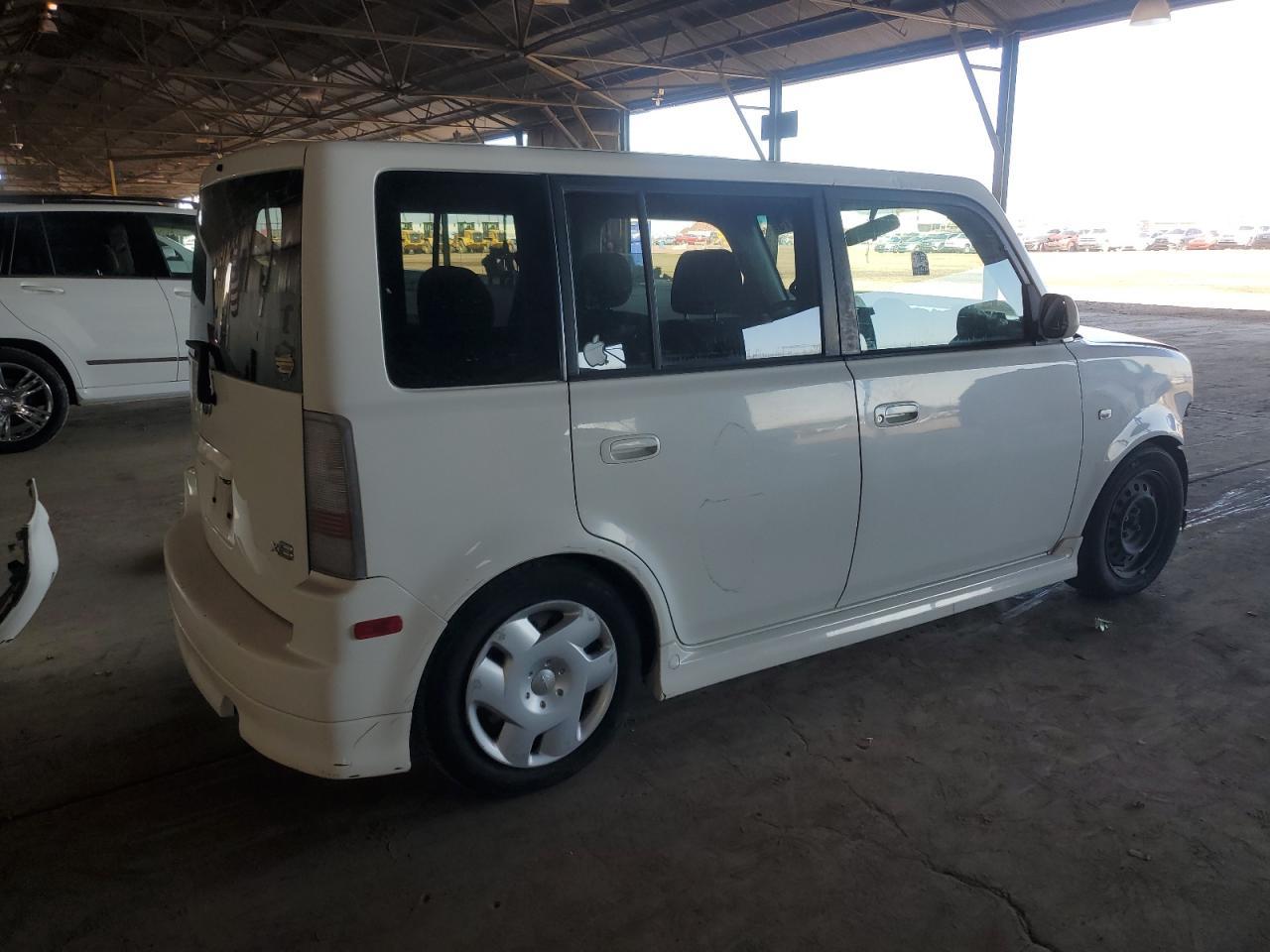 2005 TOYOTA SCION