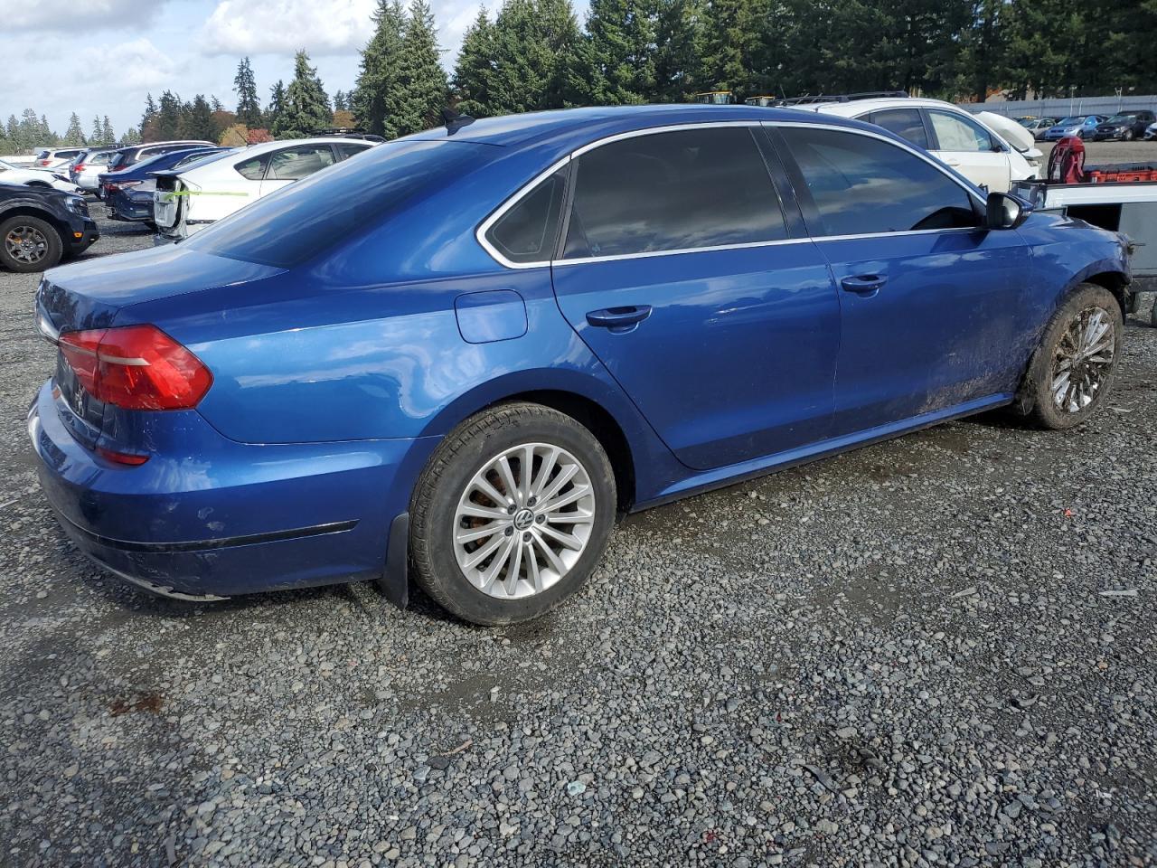 2016 VOLKSWAGEN Passat