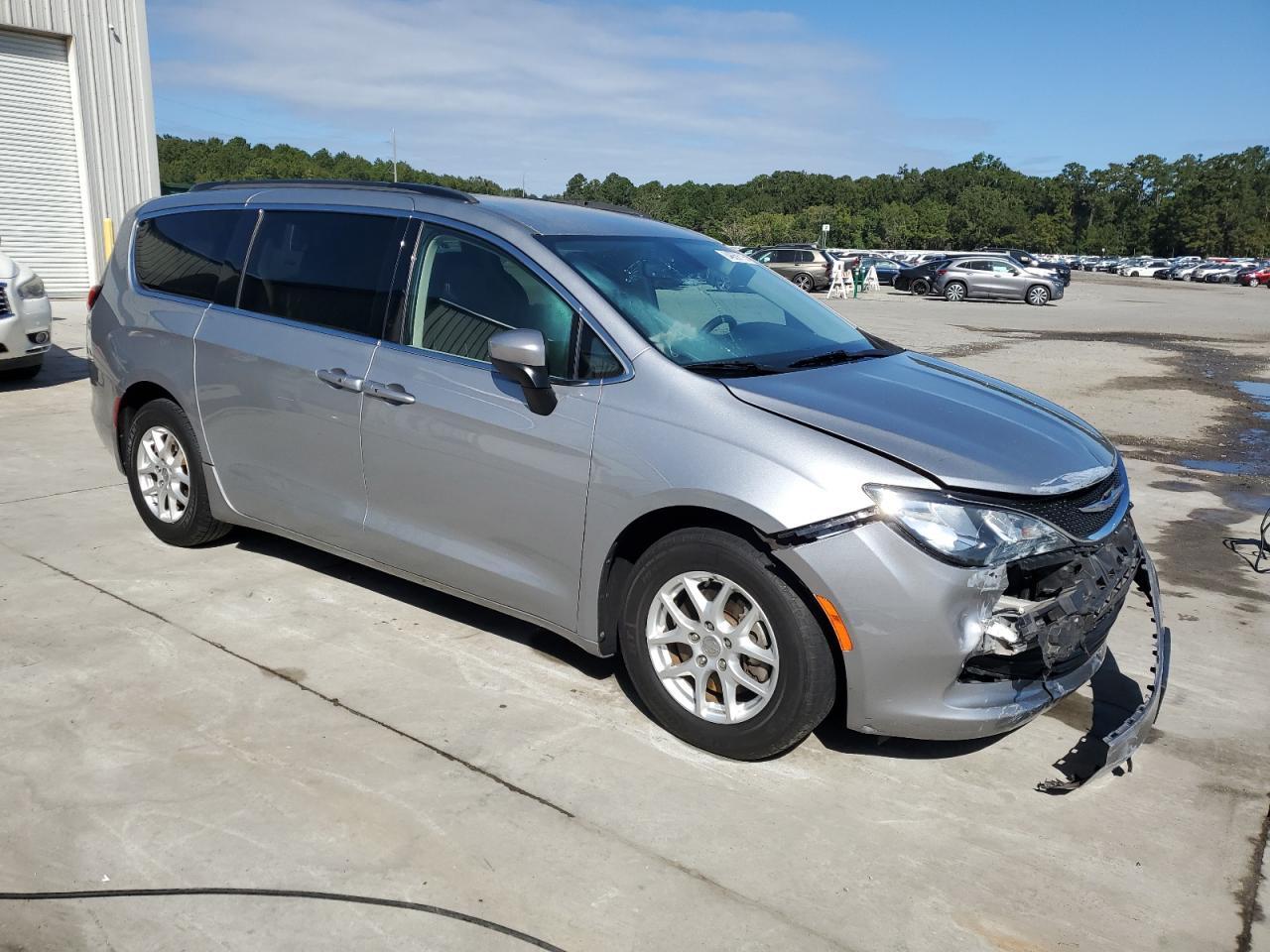 2020 CHRYSLER Voyager