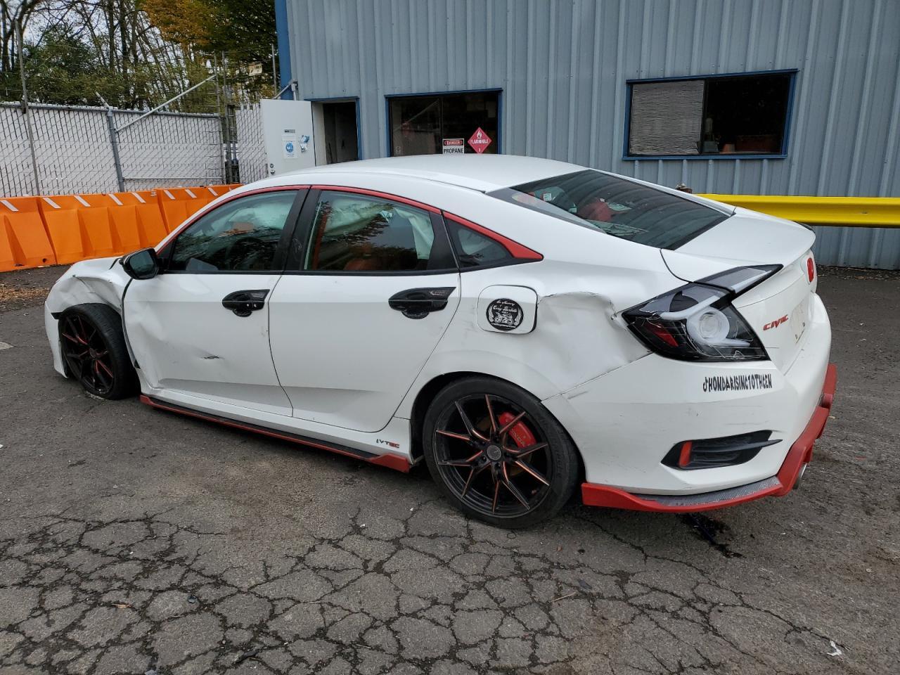 2018 HONDA CIVIC