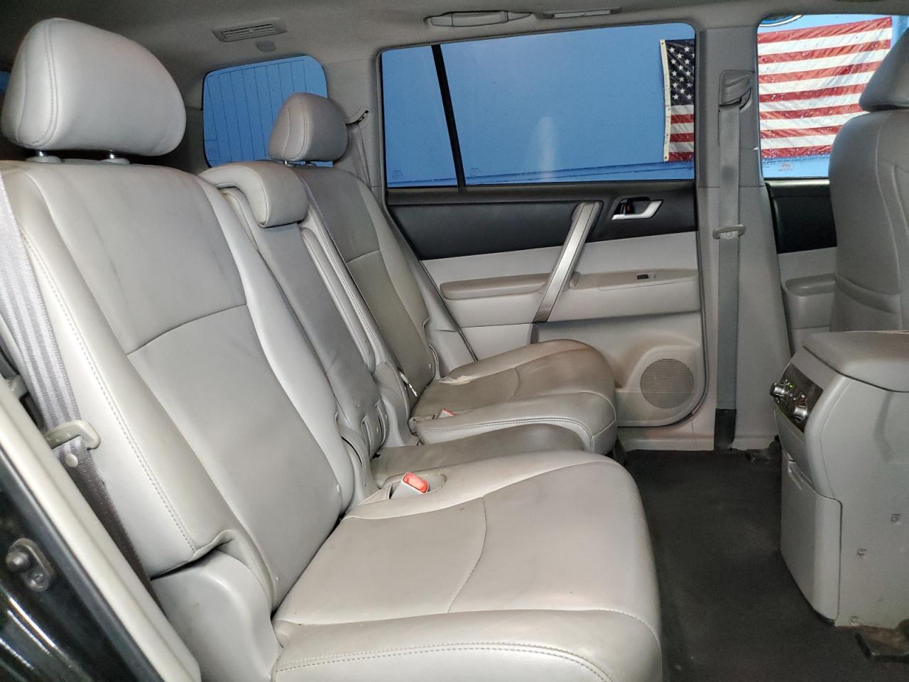 2013 TOYOTA HIGHLANDER