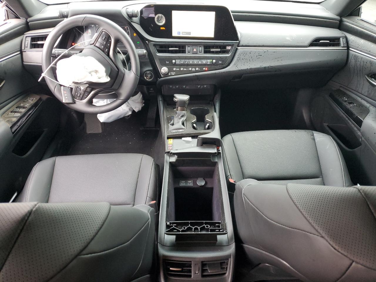 2025 LEXUS Es