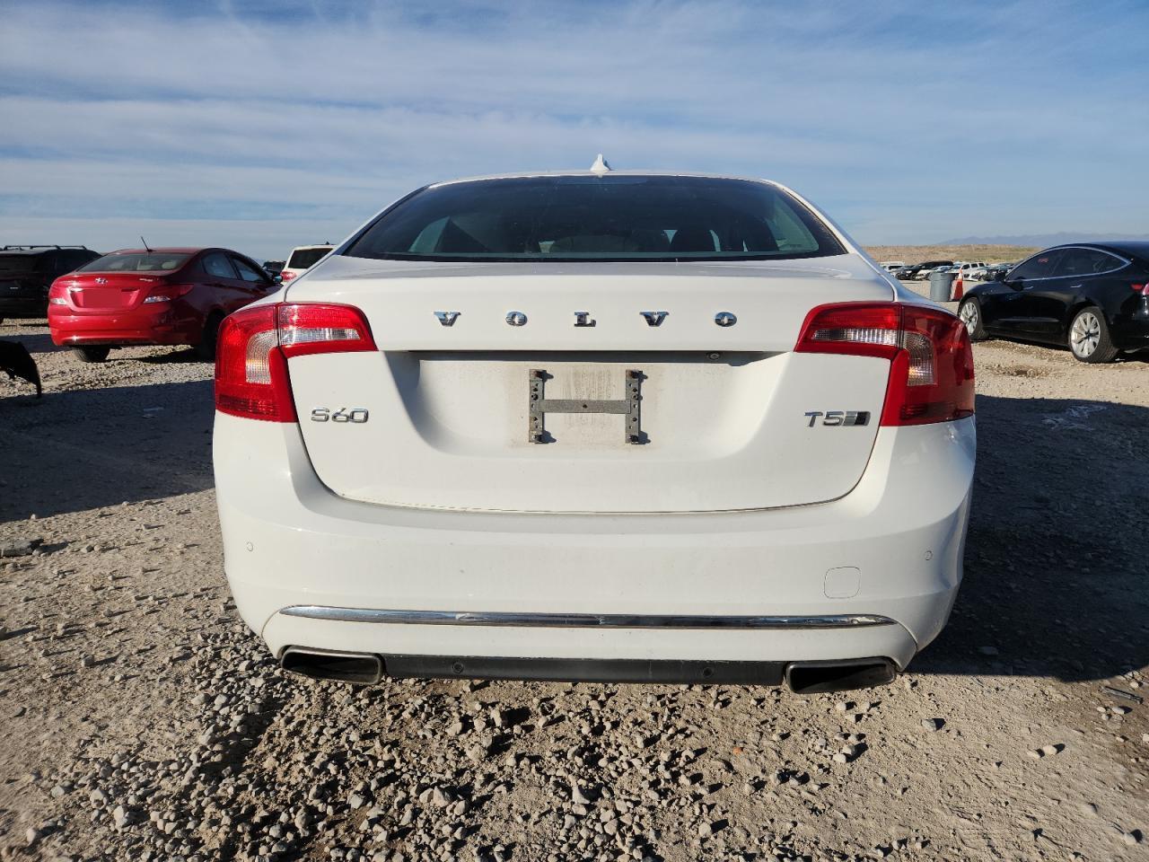 2017 VOLVO S60