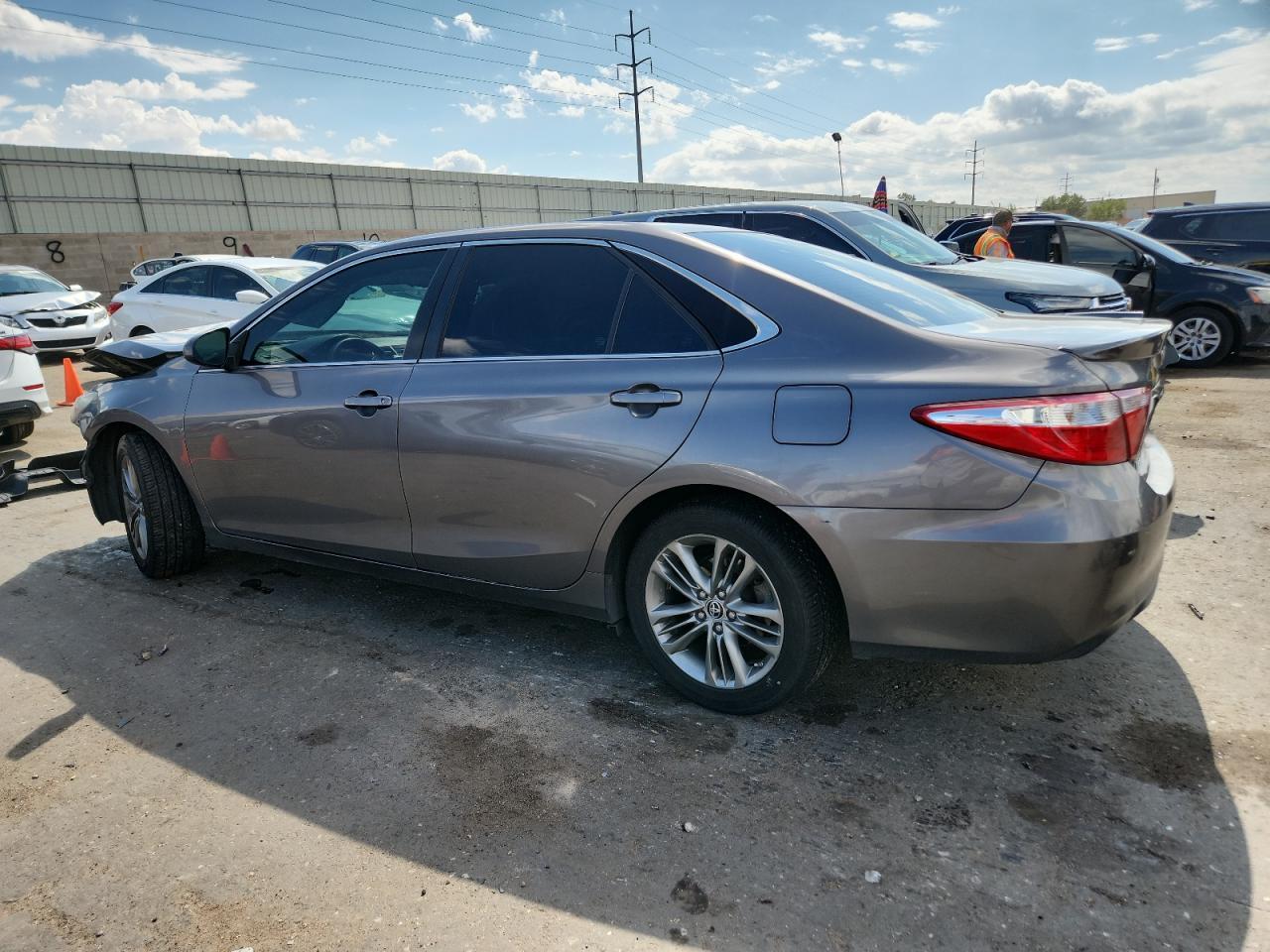 2016 TOYOTA CAMRY