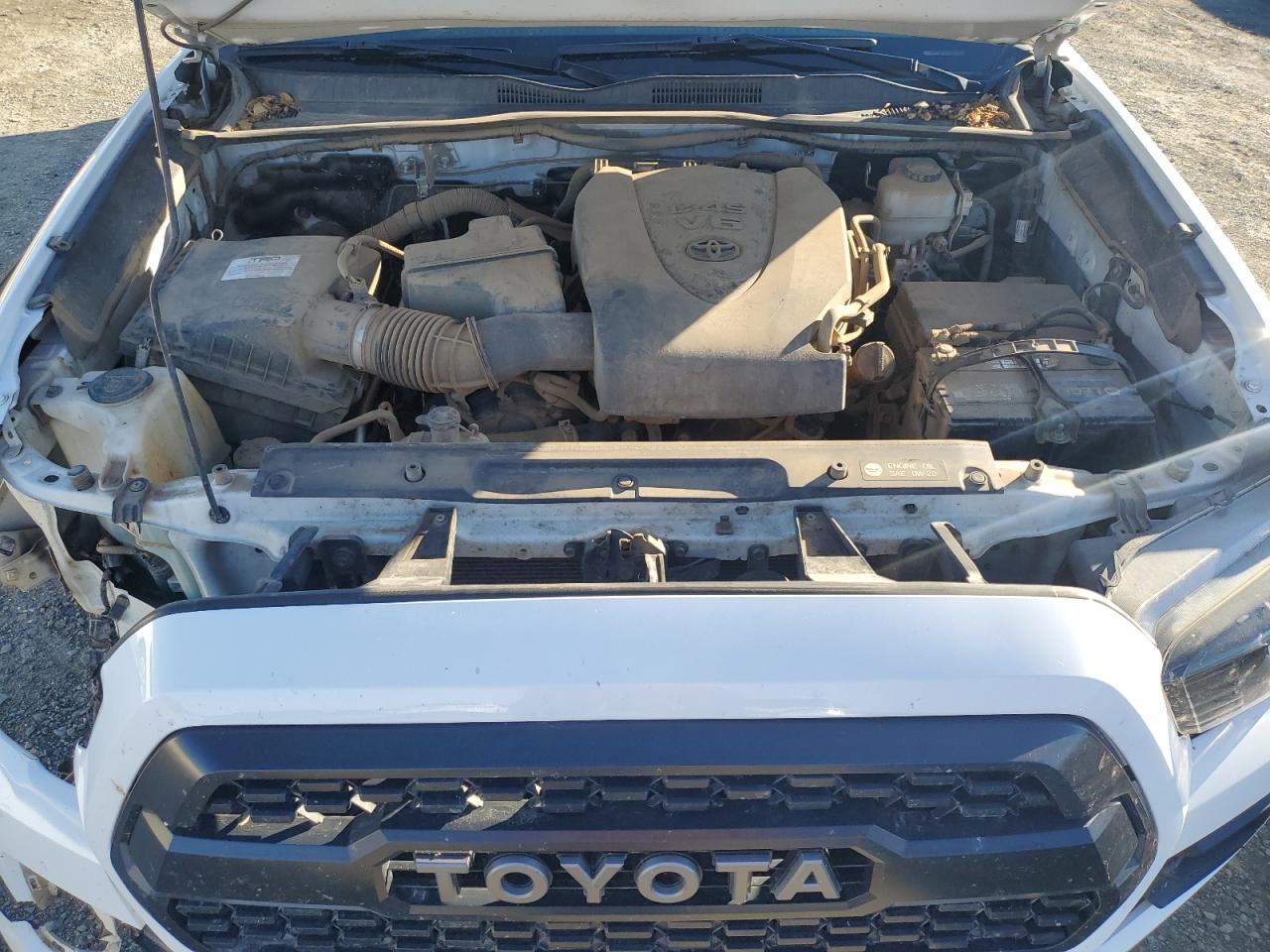 2017 TOYOTA TACOMA