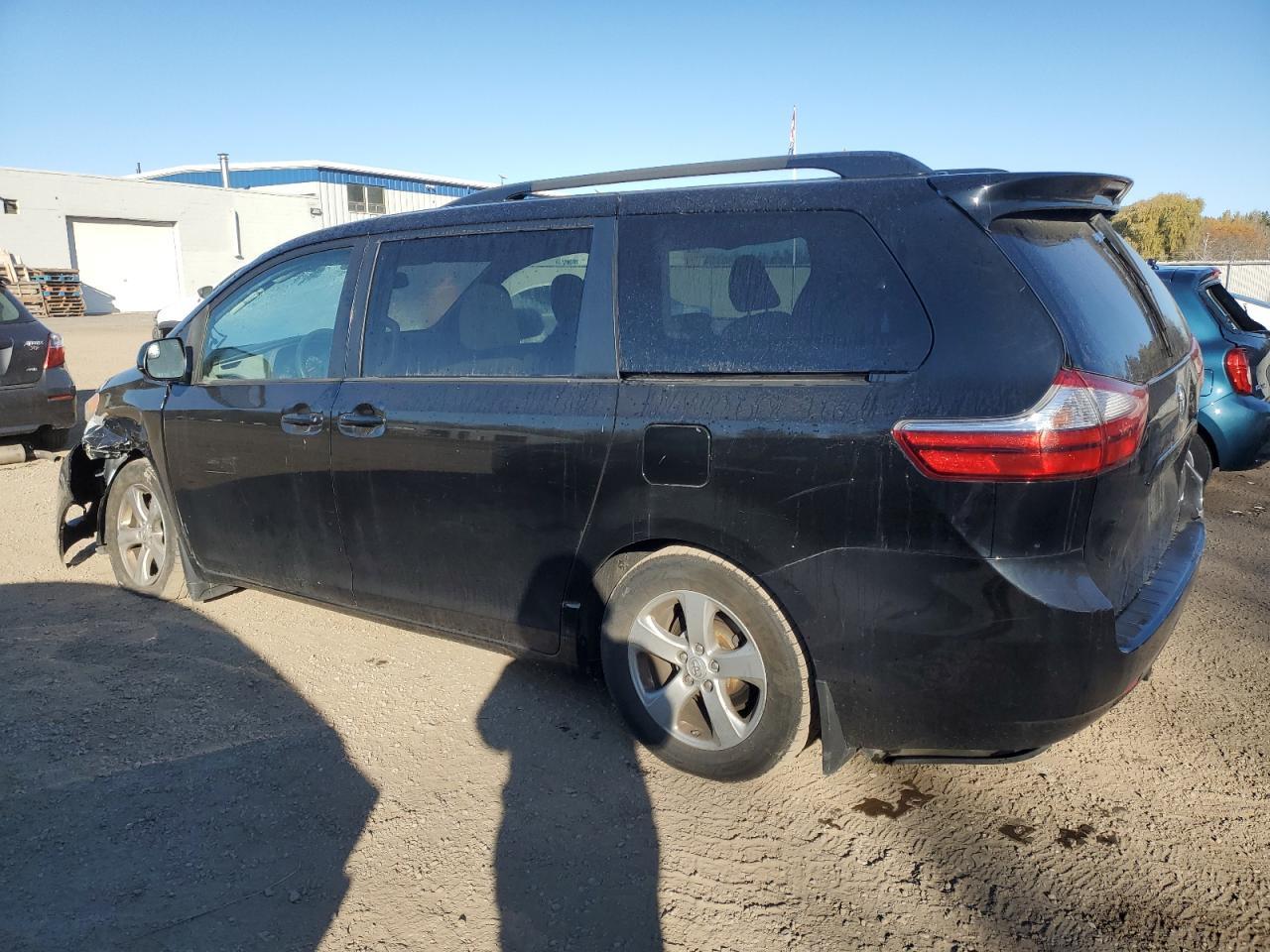 2015 TOYOTA SIENNA