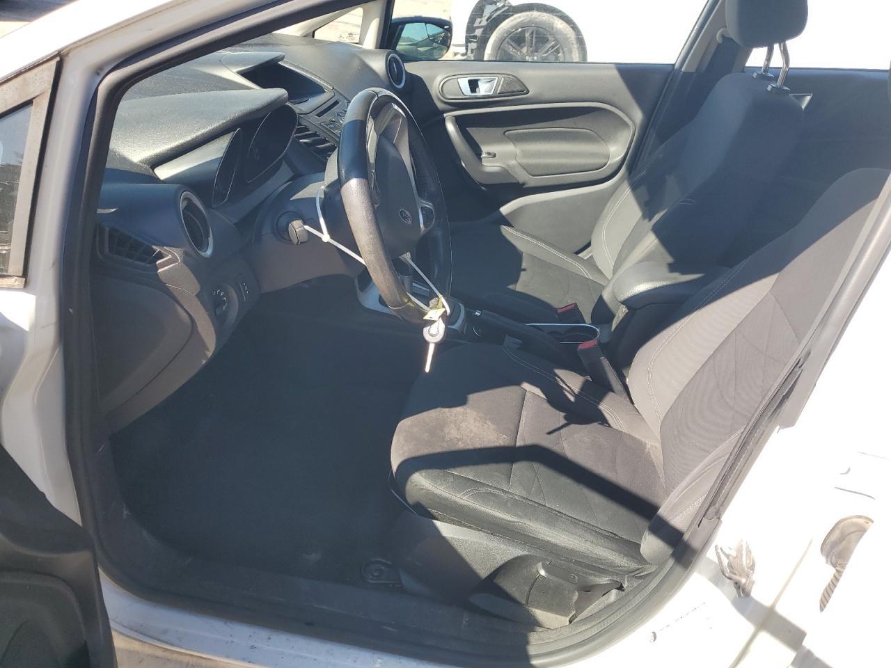 2016 FORD Fiesta