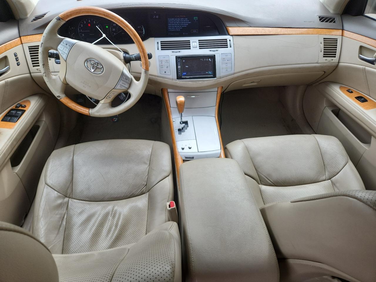 2005 TOYOTA Avalon