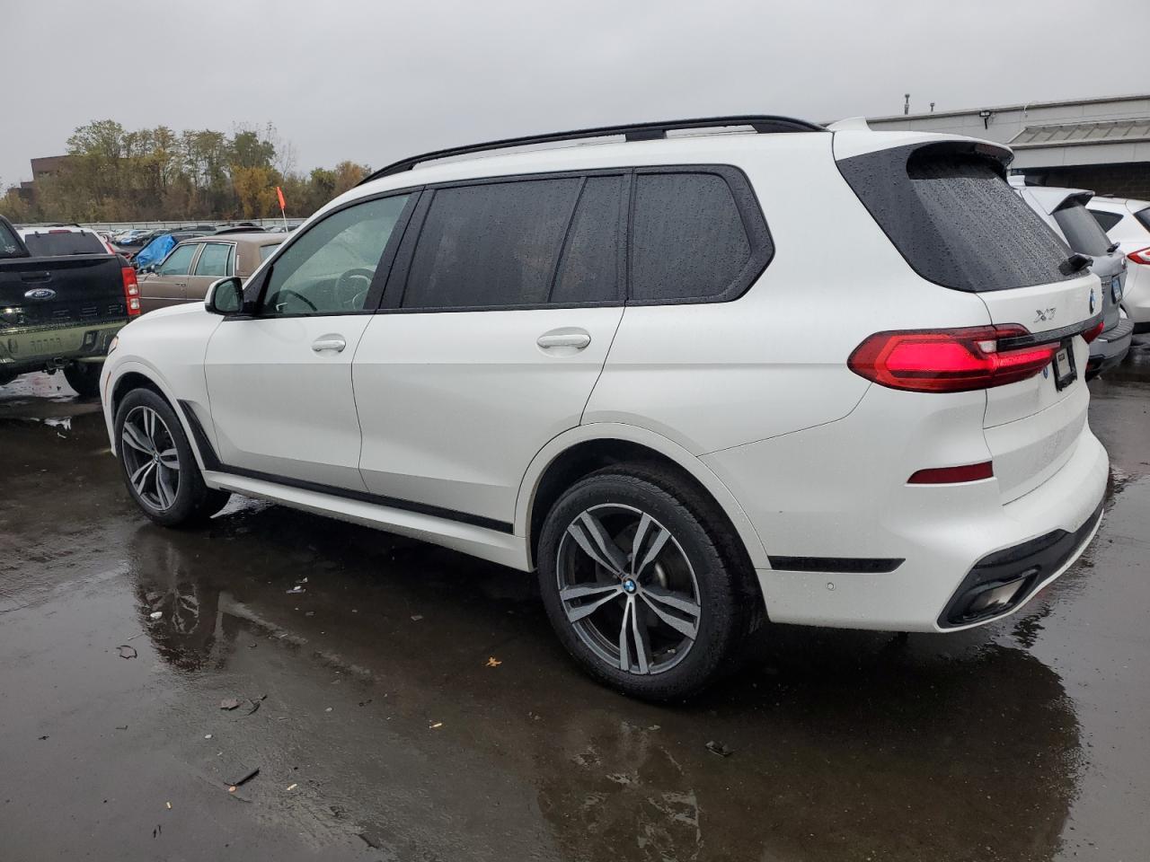 2022 BMW X7