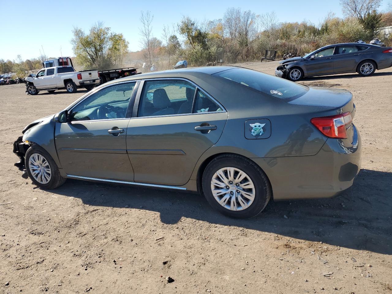 2014 TOYOTA CAMRY
