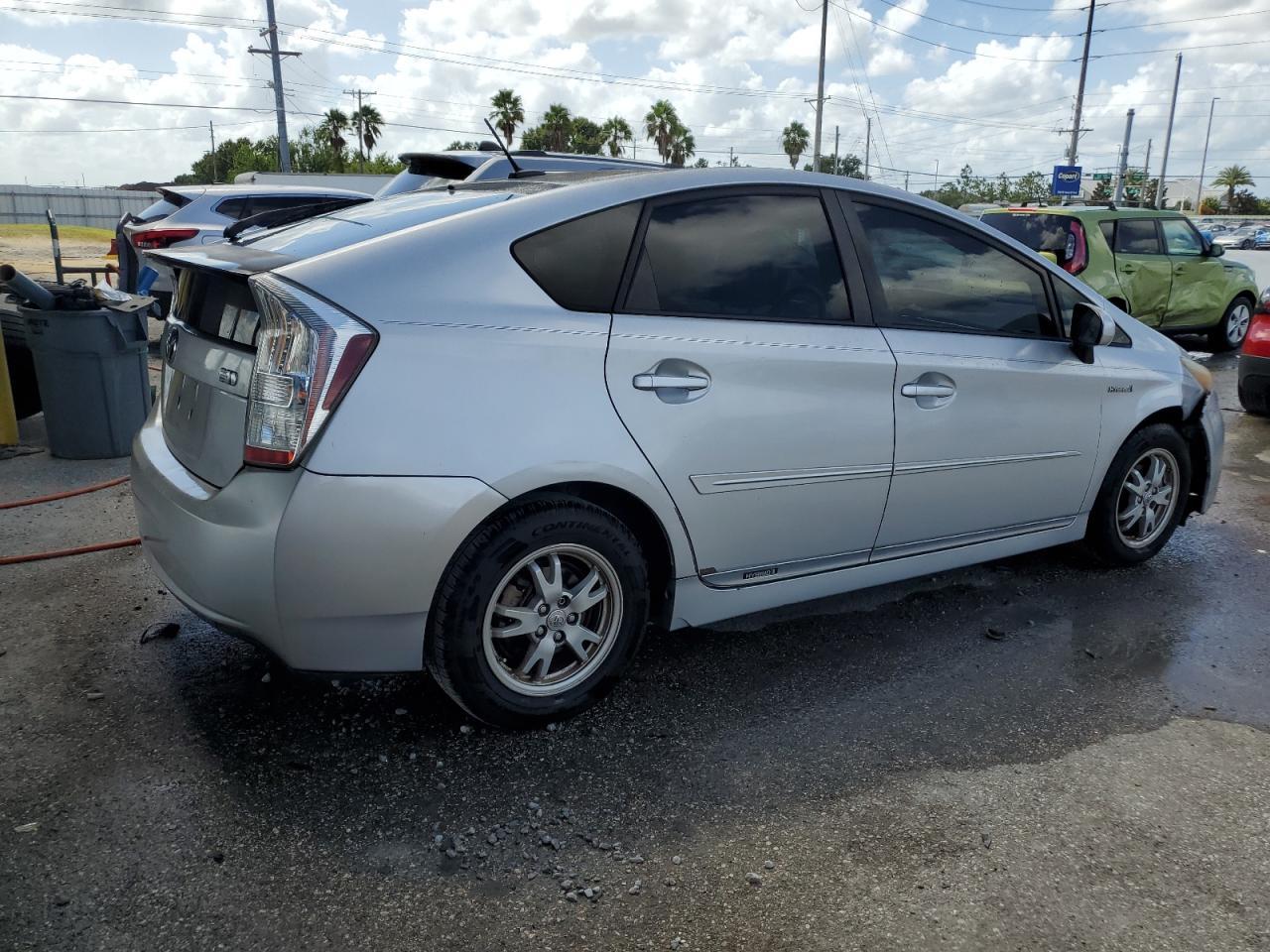 2011 TOYOTA PRIUS