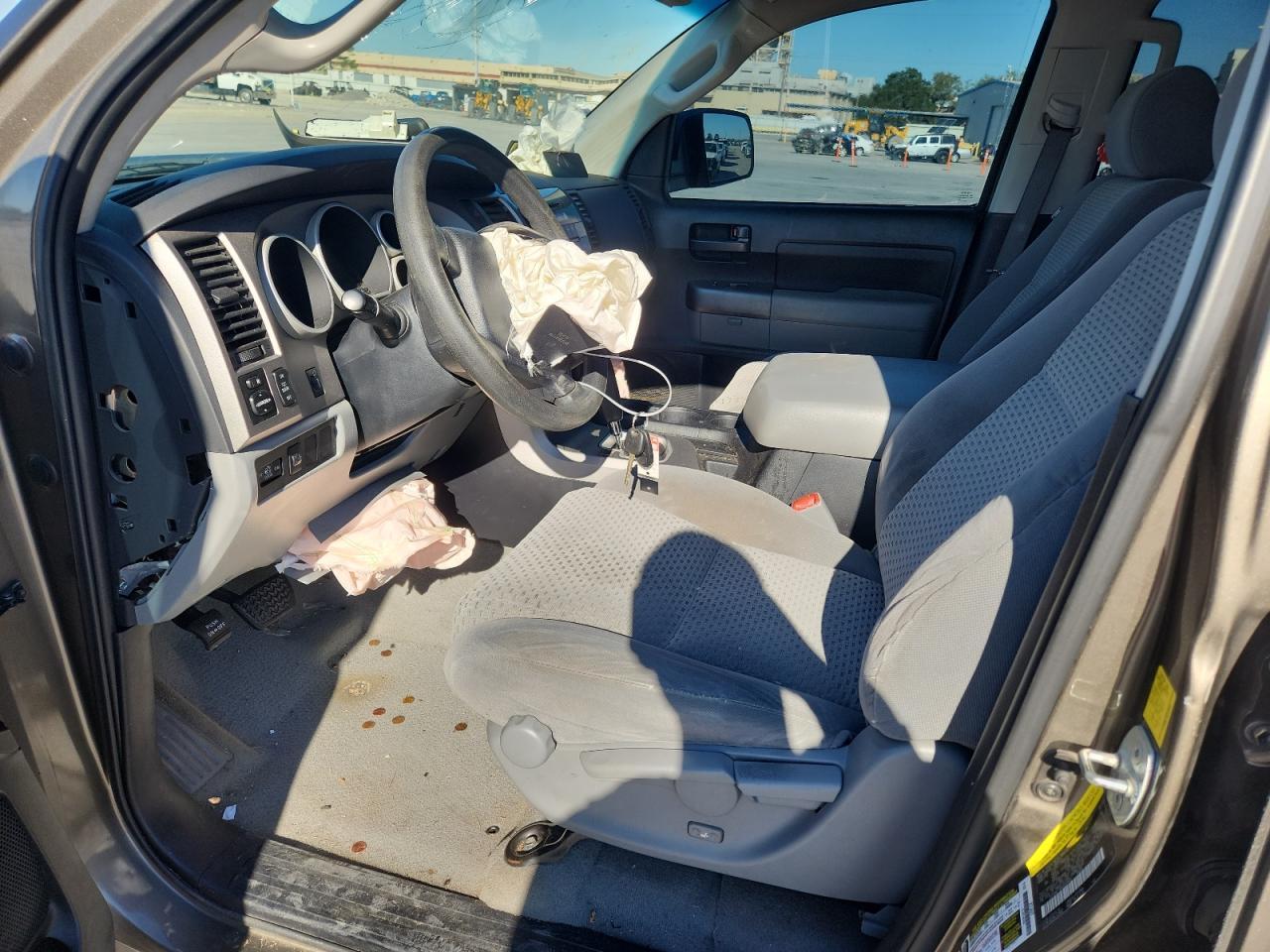 2011 TOYOTA TUNDRA
