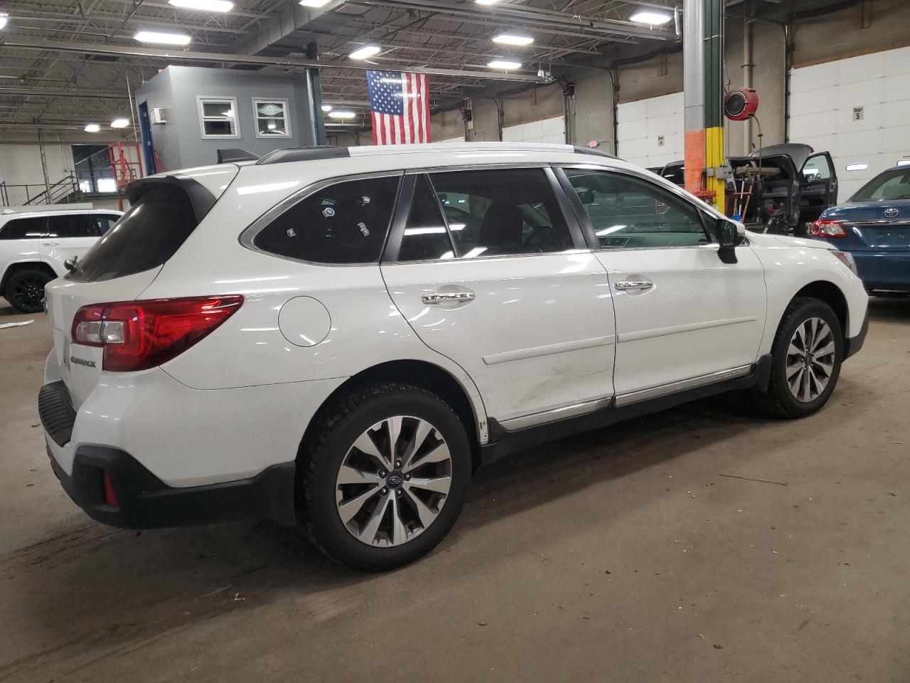 2018 SUBARU Outback