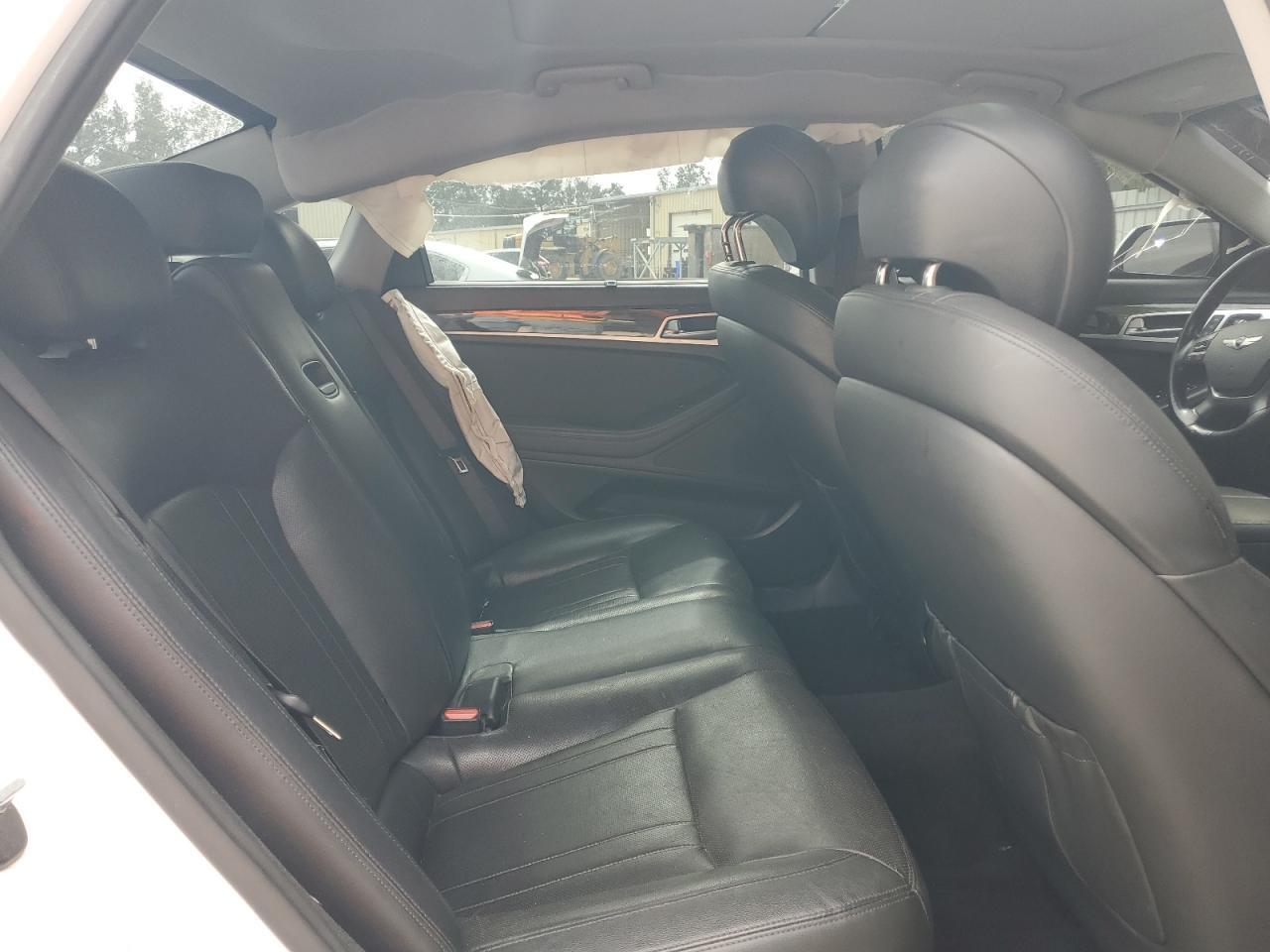 2016 HYUNDAI GENESIS