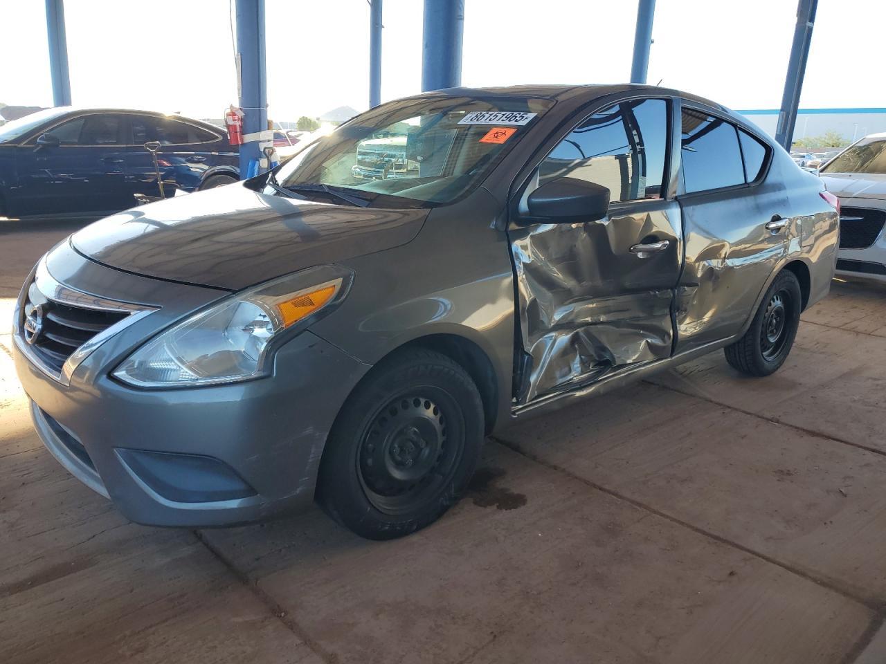 2017 NISSAN VERSA
