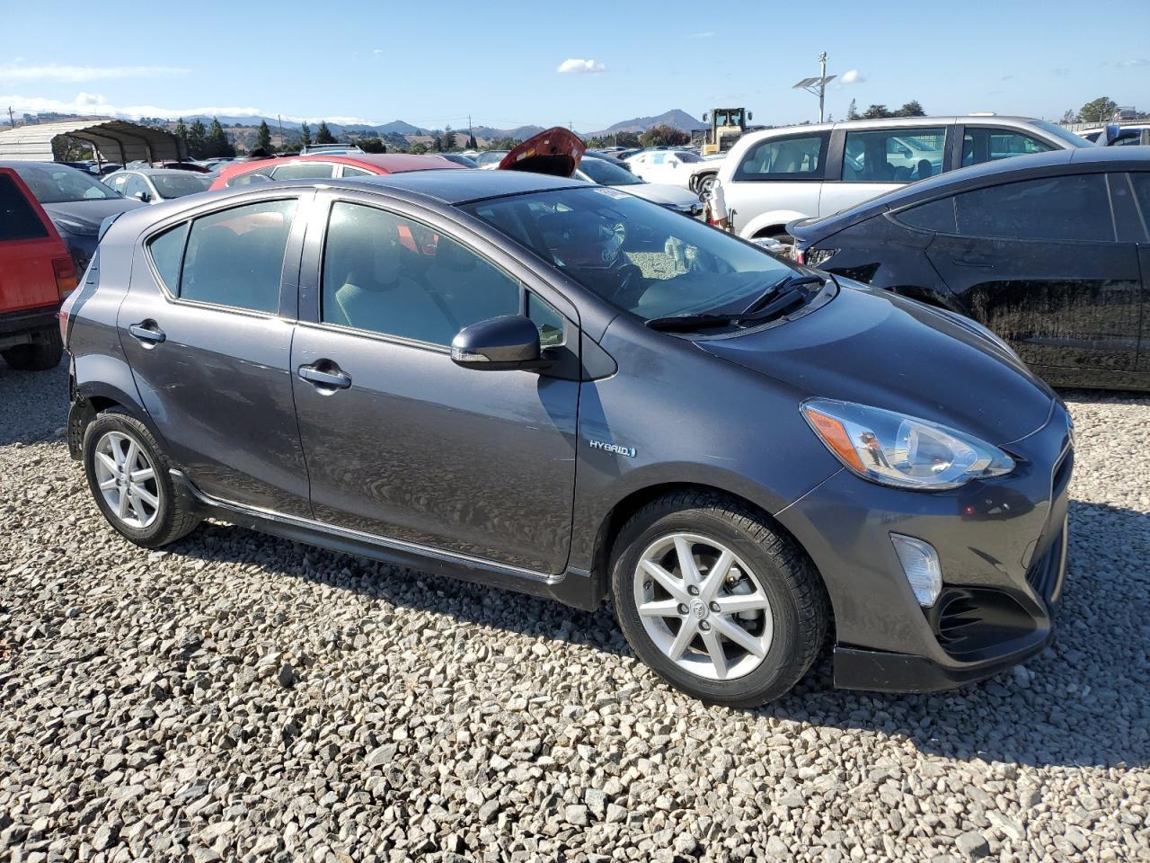 2017 TOYOTA Prius c