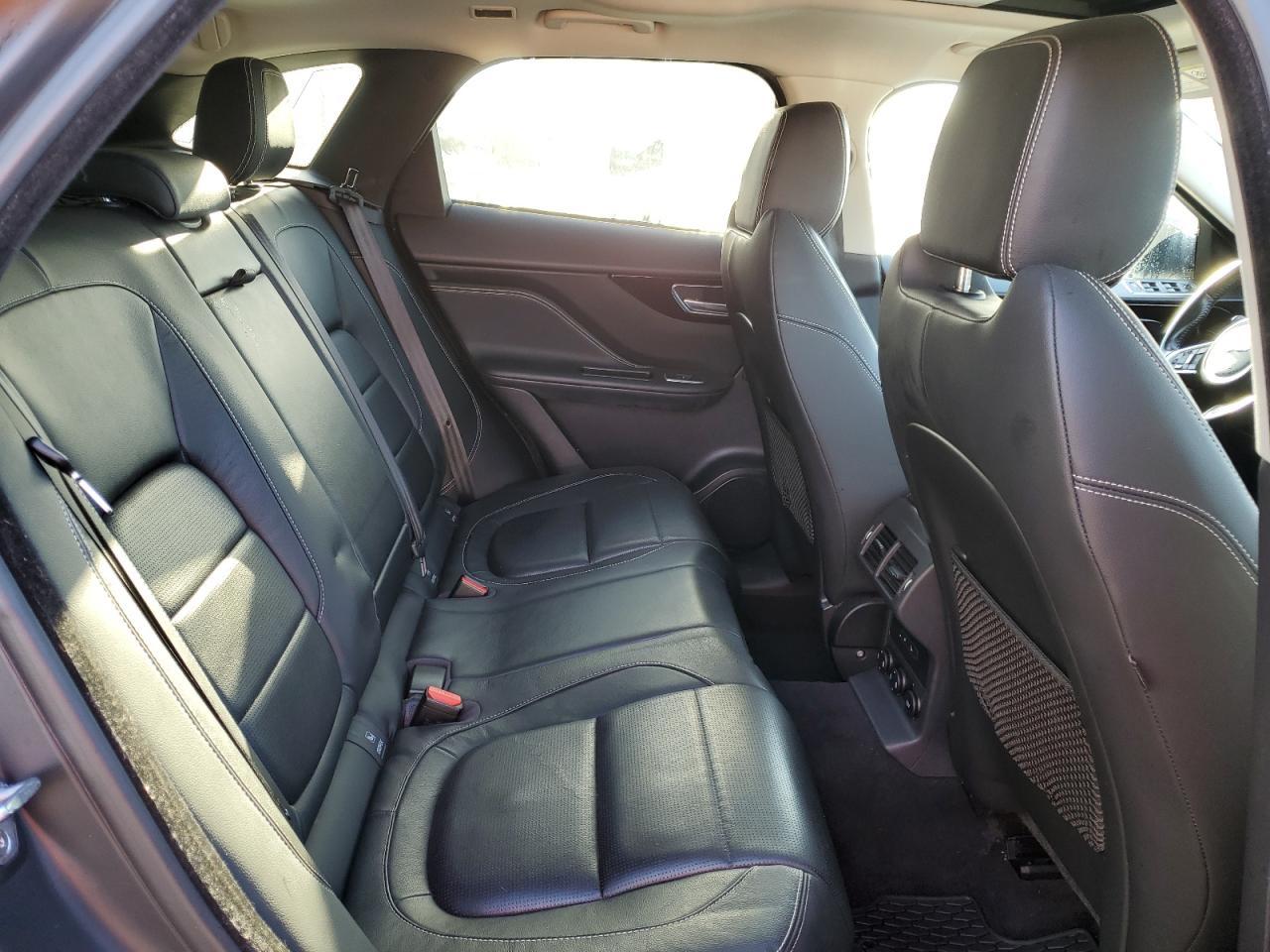 2017 JAGUAR F-Pace