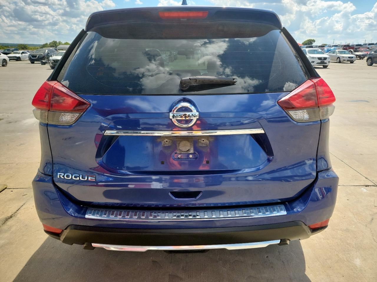 2017 NISSAN ROGUE
