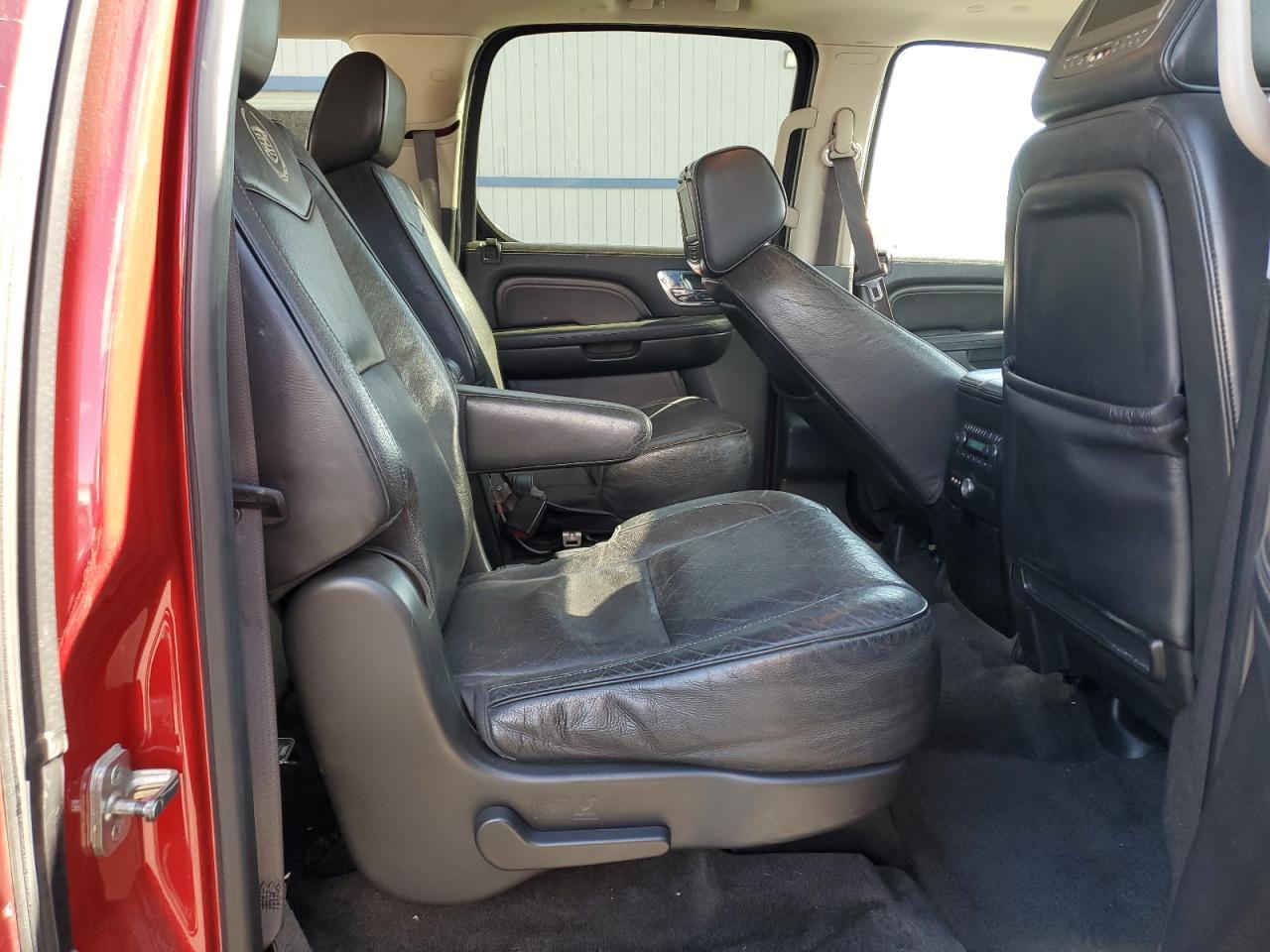 2012 CADILLAC ESCALADE