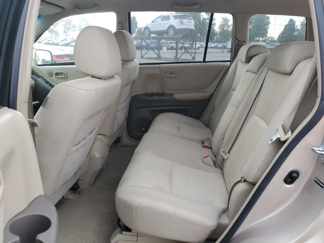 2004 TOYOTA HIGHLANDER