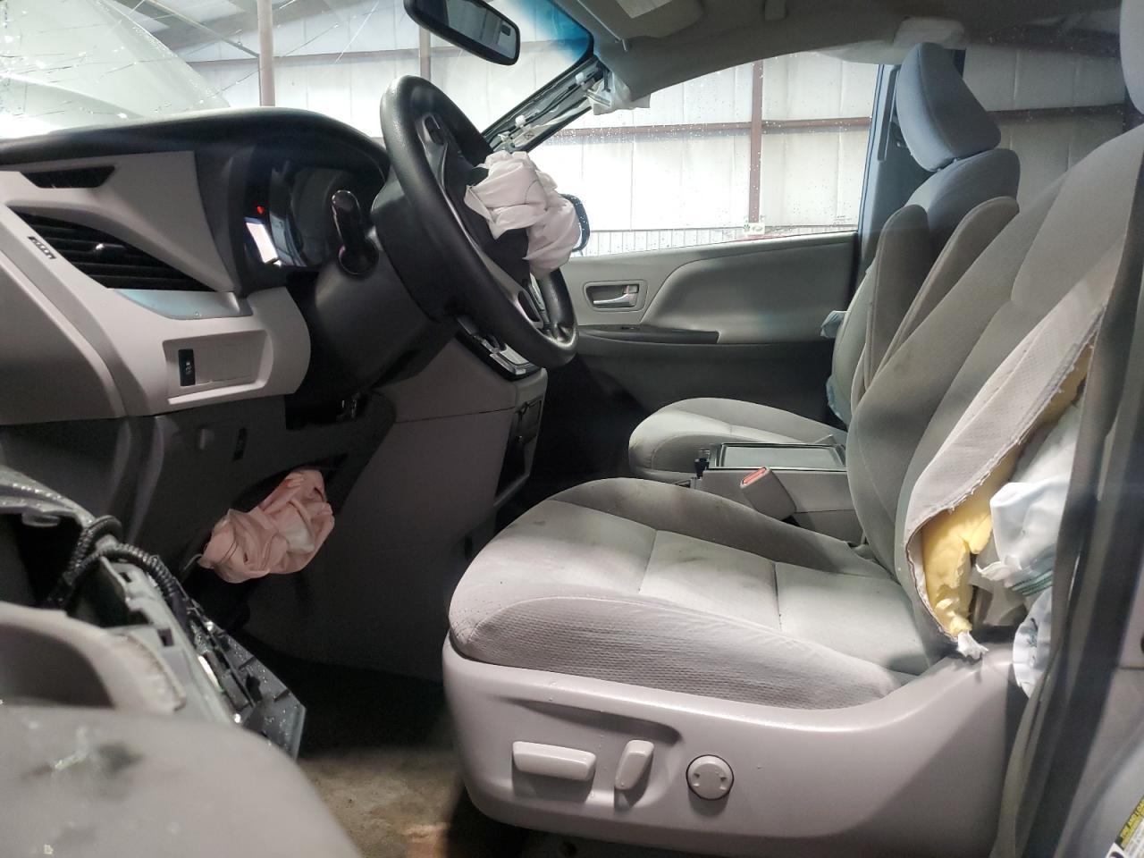 2015 TOYOTA SIENNA