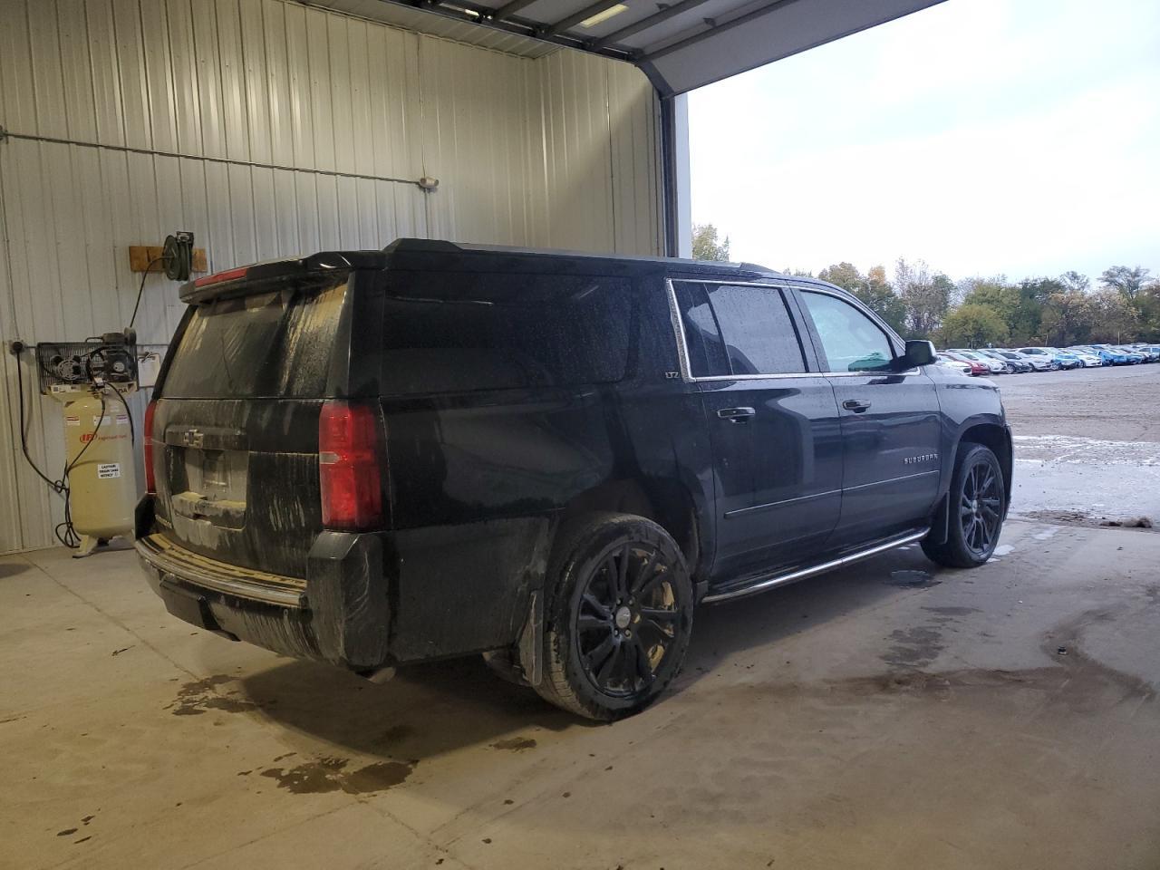 2016 CHEVROLET Suburban
