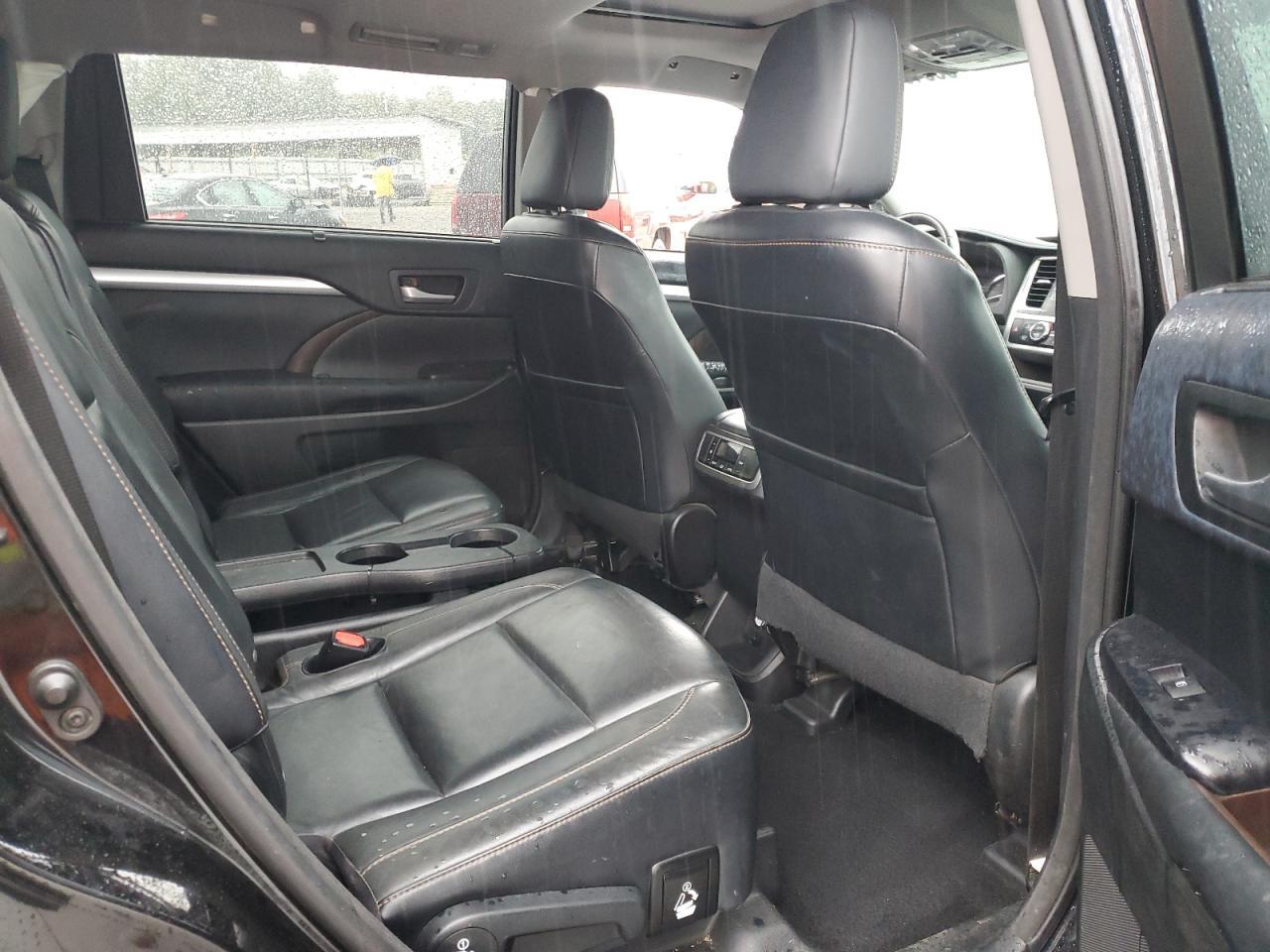 2015 TOYOTA HIGHLANDER
