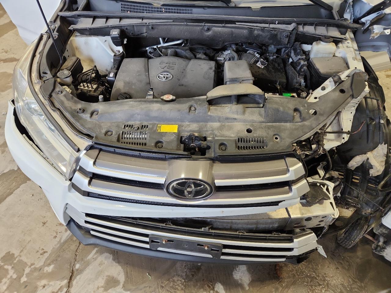 2018 TOYOTA HIGHLANDER