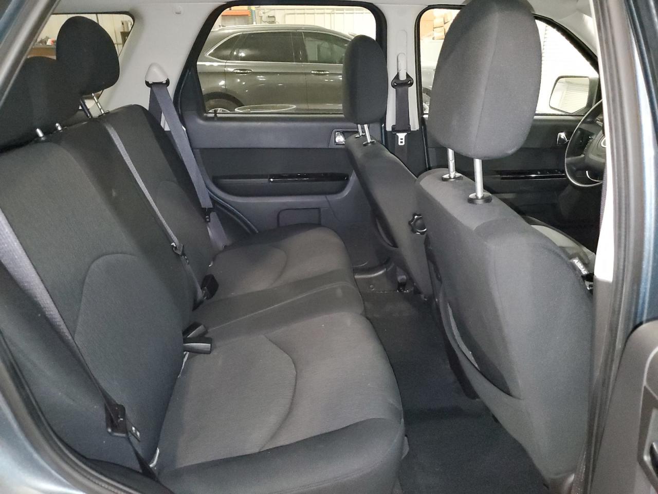 2010 MAZDA Tribute