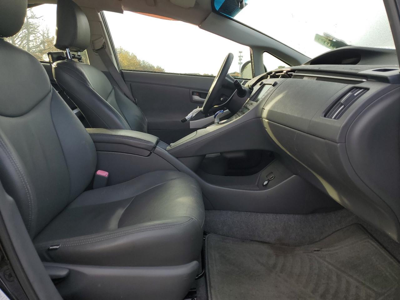 2011 TOYOTA PRIUS