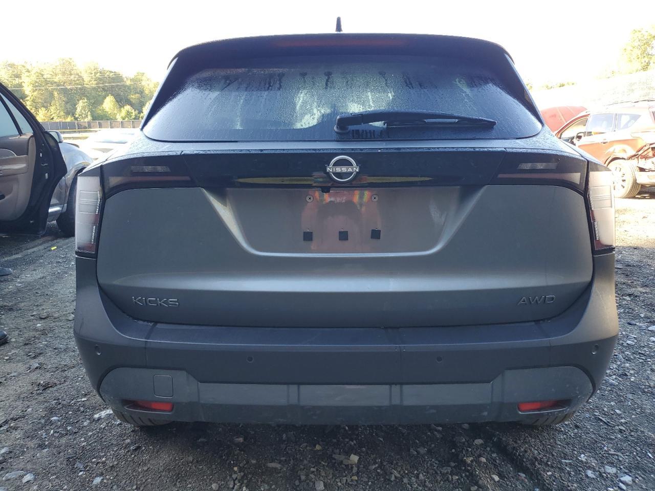 2025 NISSAN KICKS