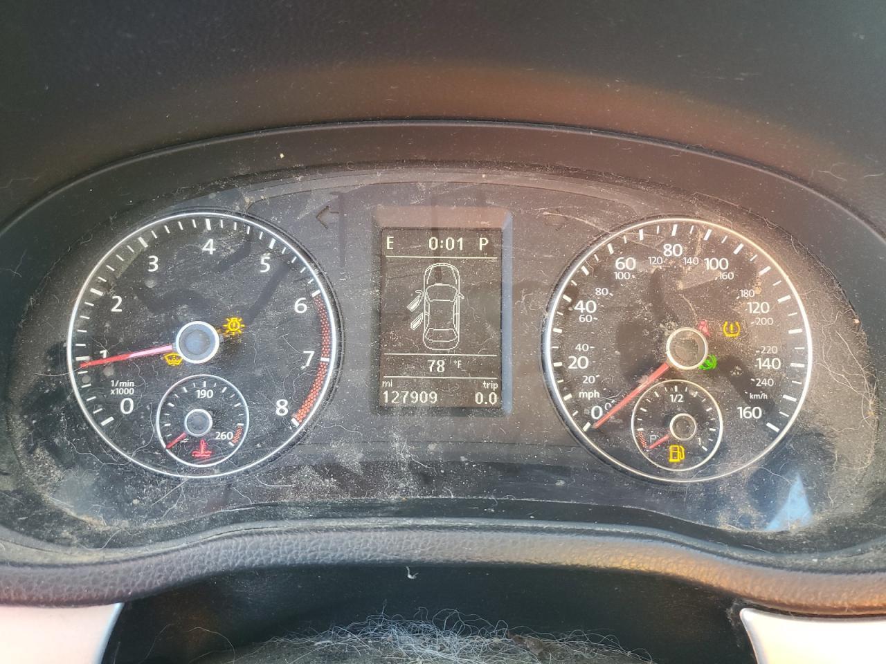 2013 VOLKSWAGEN Passat