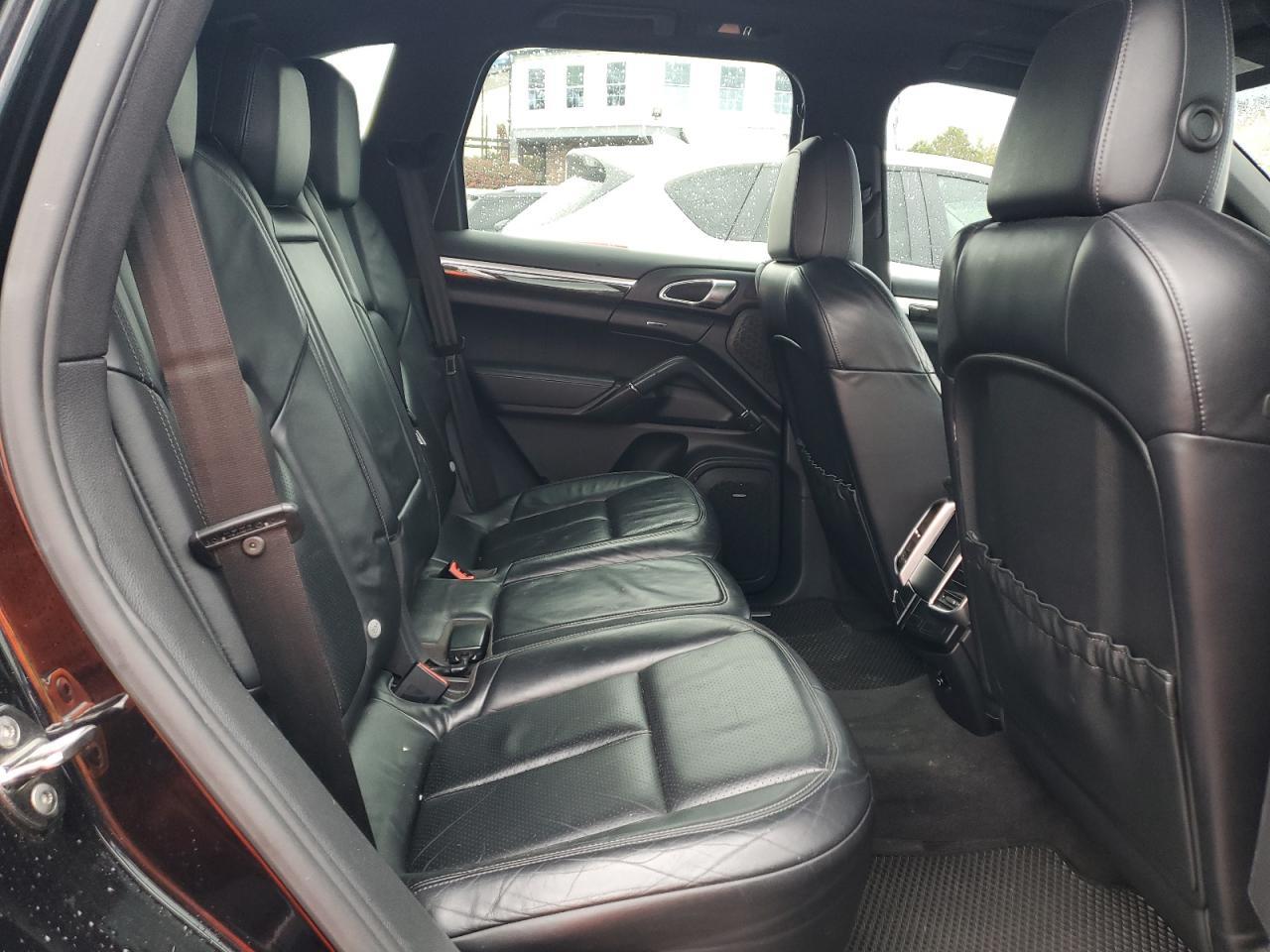 2011 PORSCHE CAYENNE