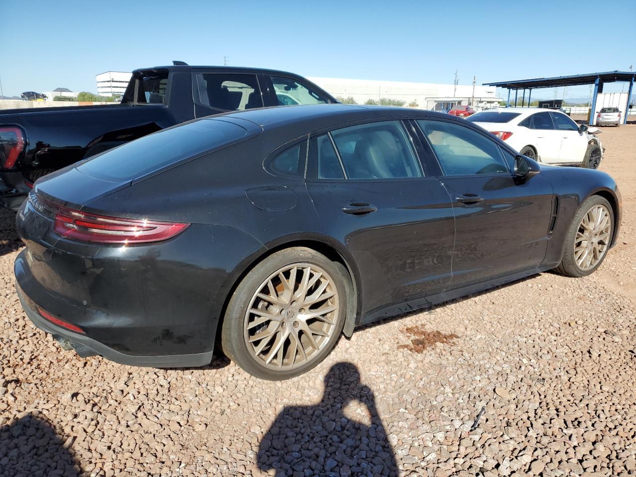2018 PORSCHE Panamera