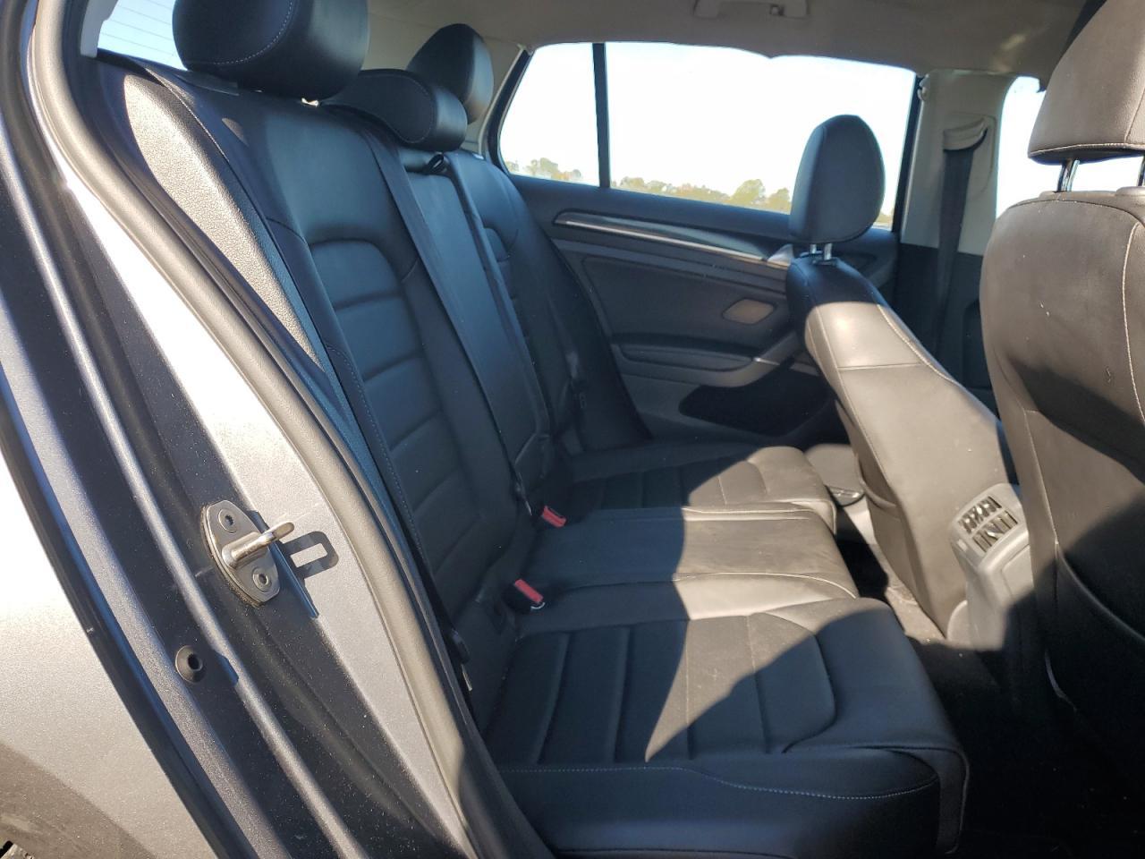 2017 VOLKSWAGEN GOLF