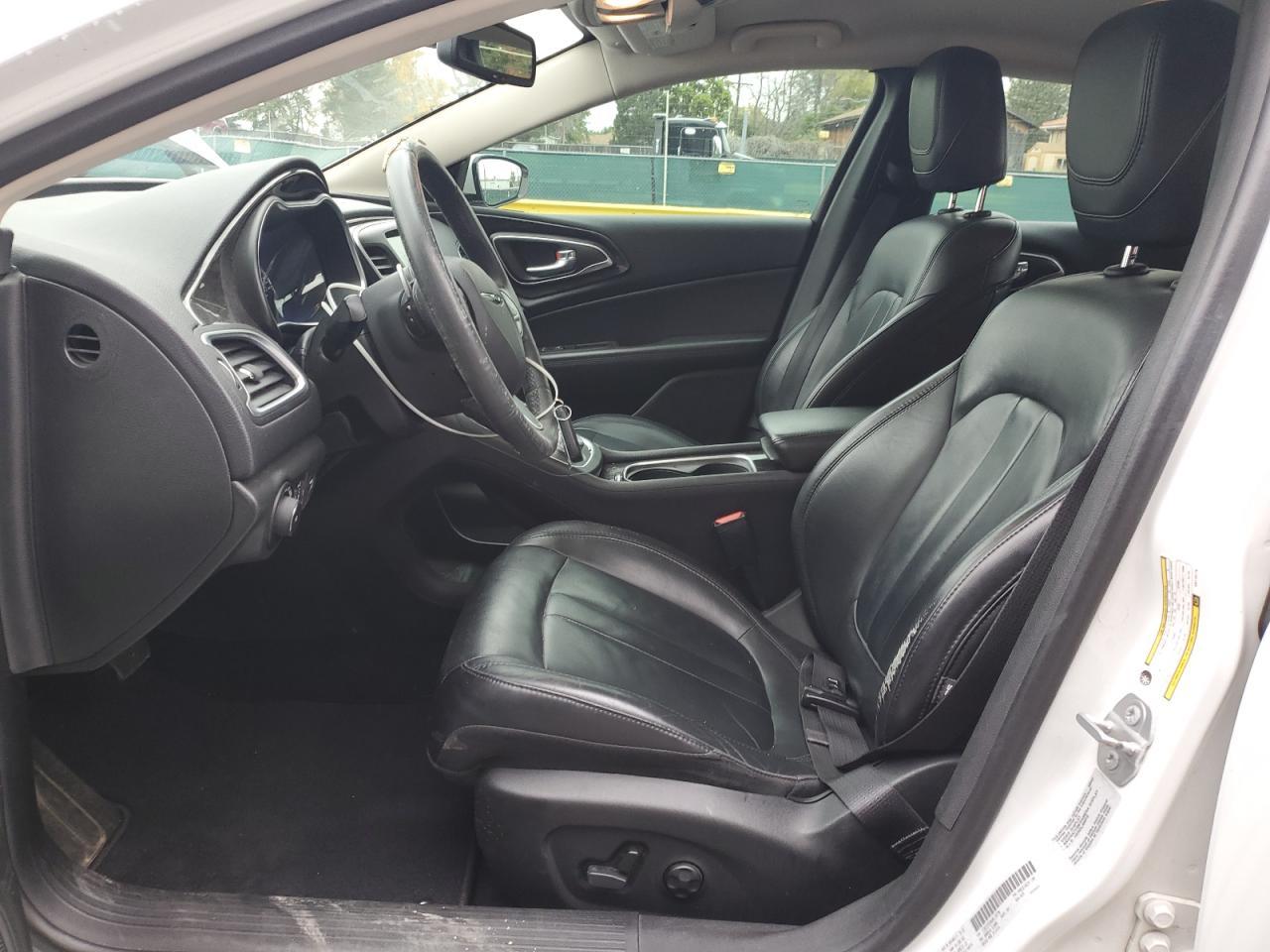 2016 CHRYSLER 200