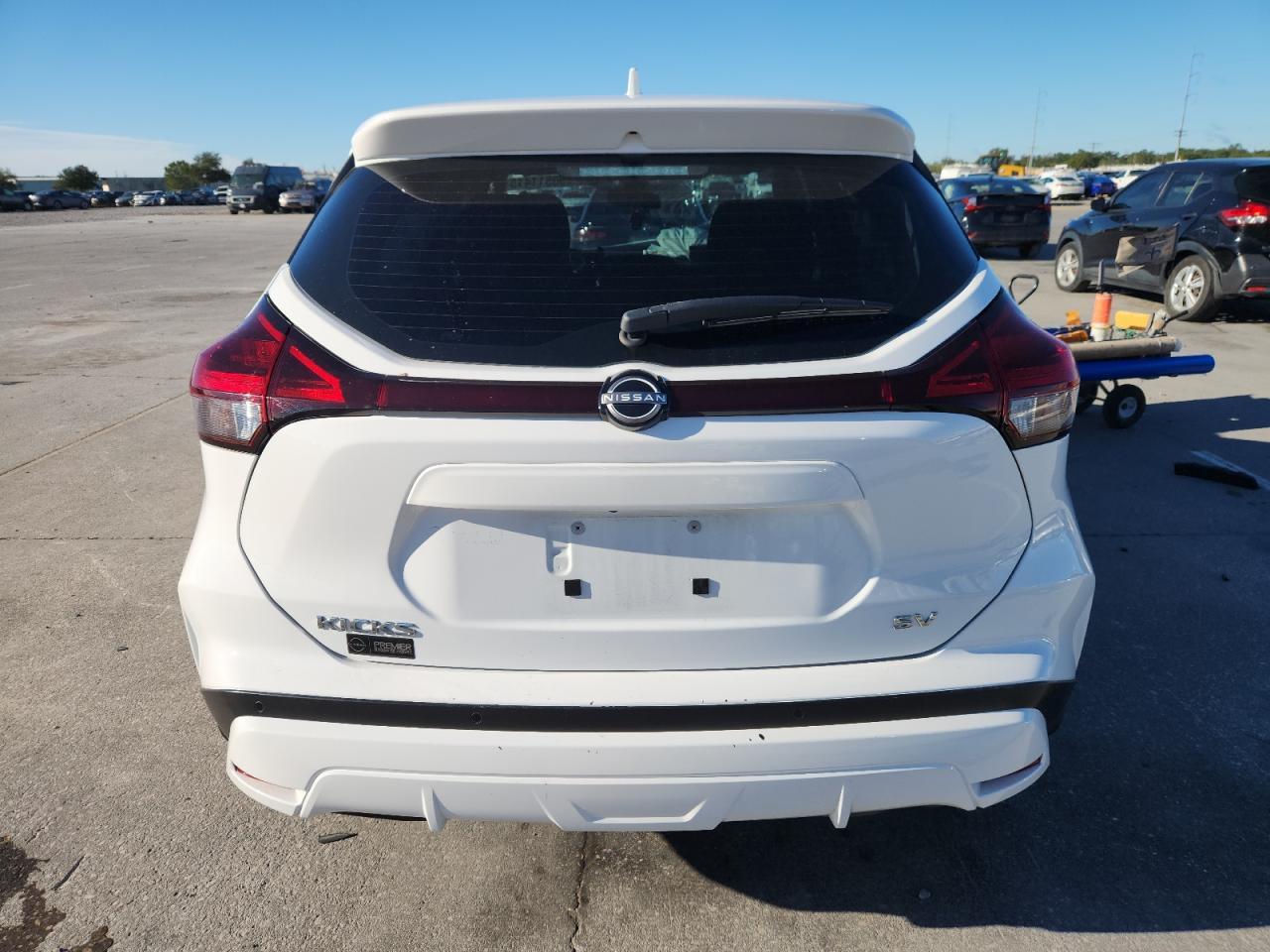 2023 NISSAN KICKS