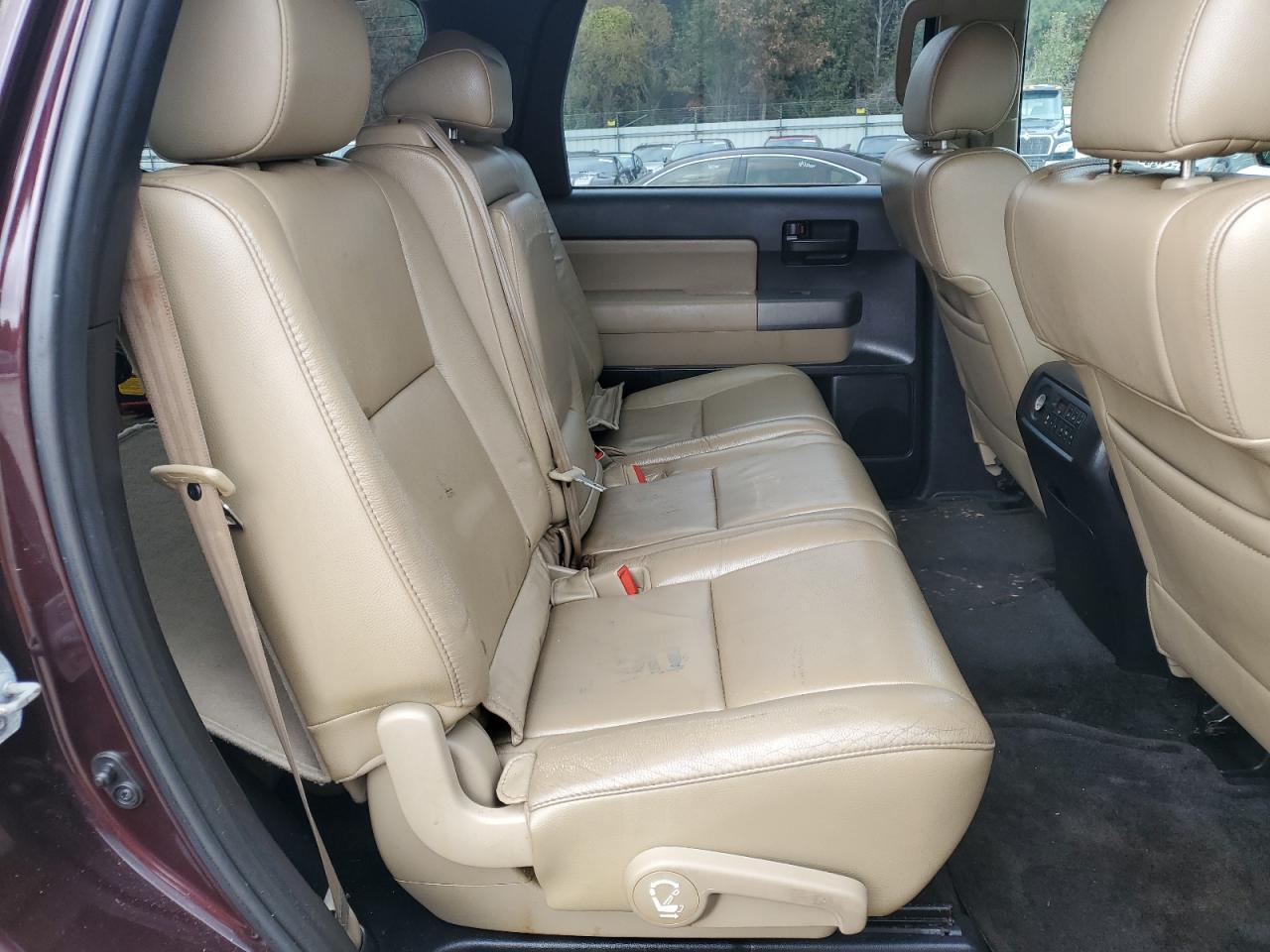2013 TOYOTA Sequoia