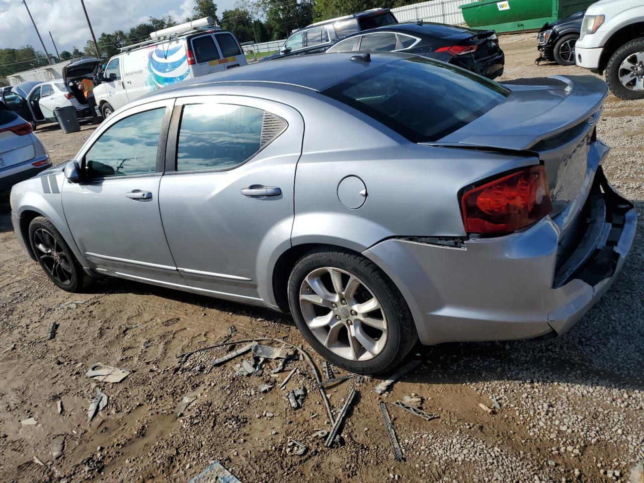 2013 DODGE Avenger