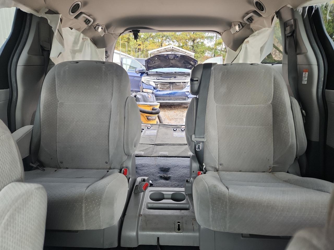 2015 TOYOTA SIENNA