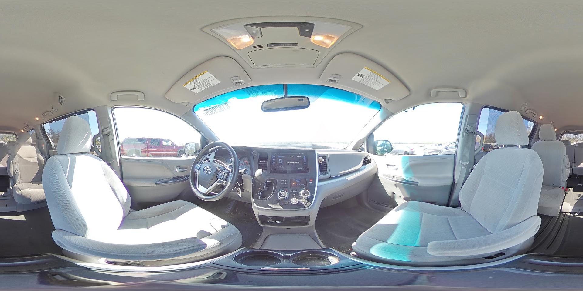2017 TOYOTA SIENNA